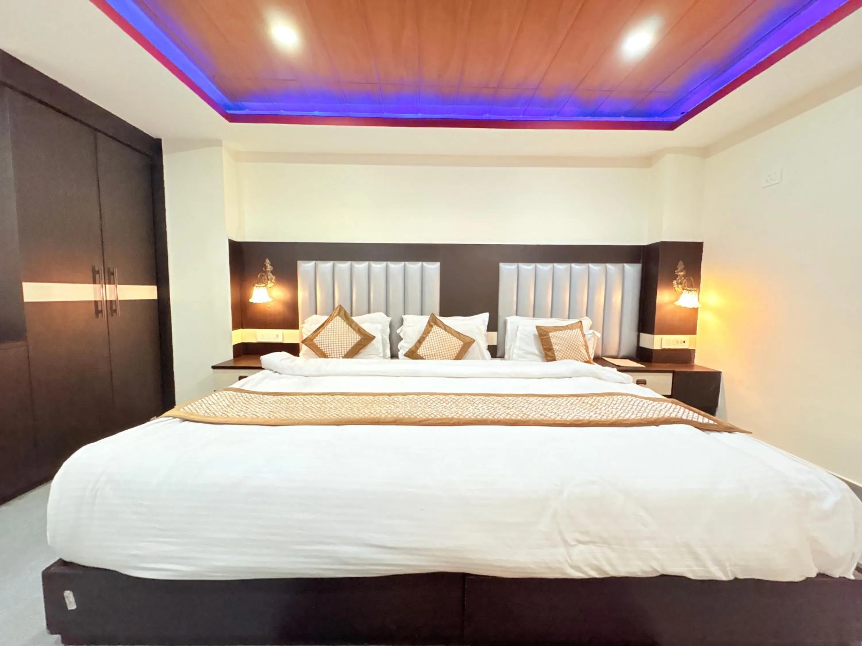 Bed in The Gangtok Inn