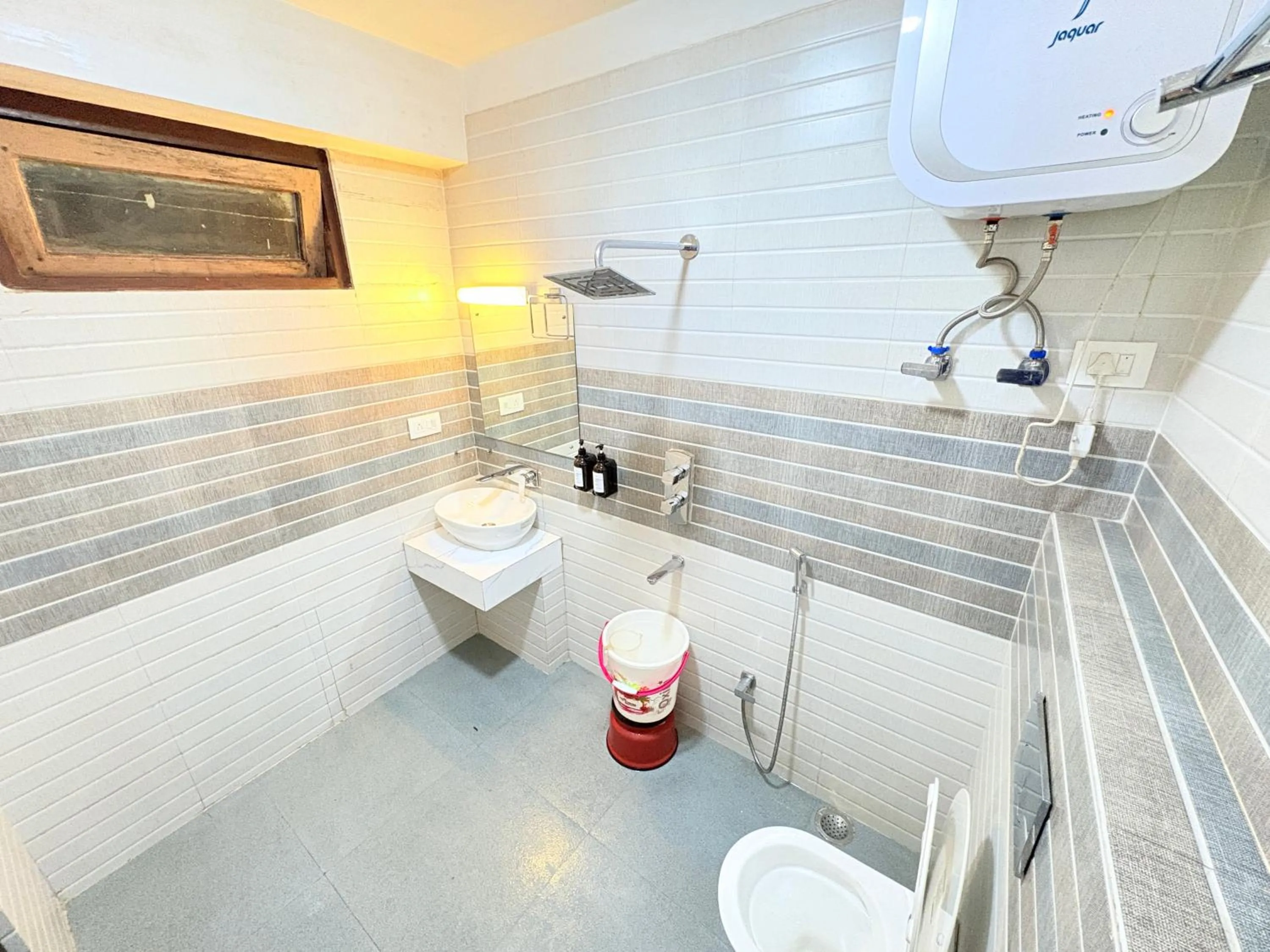 Shower in The Gangtok Inn