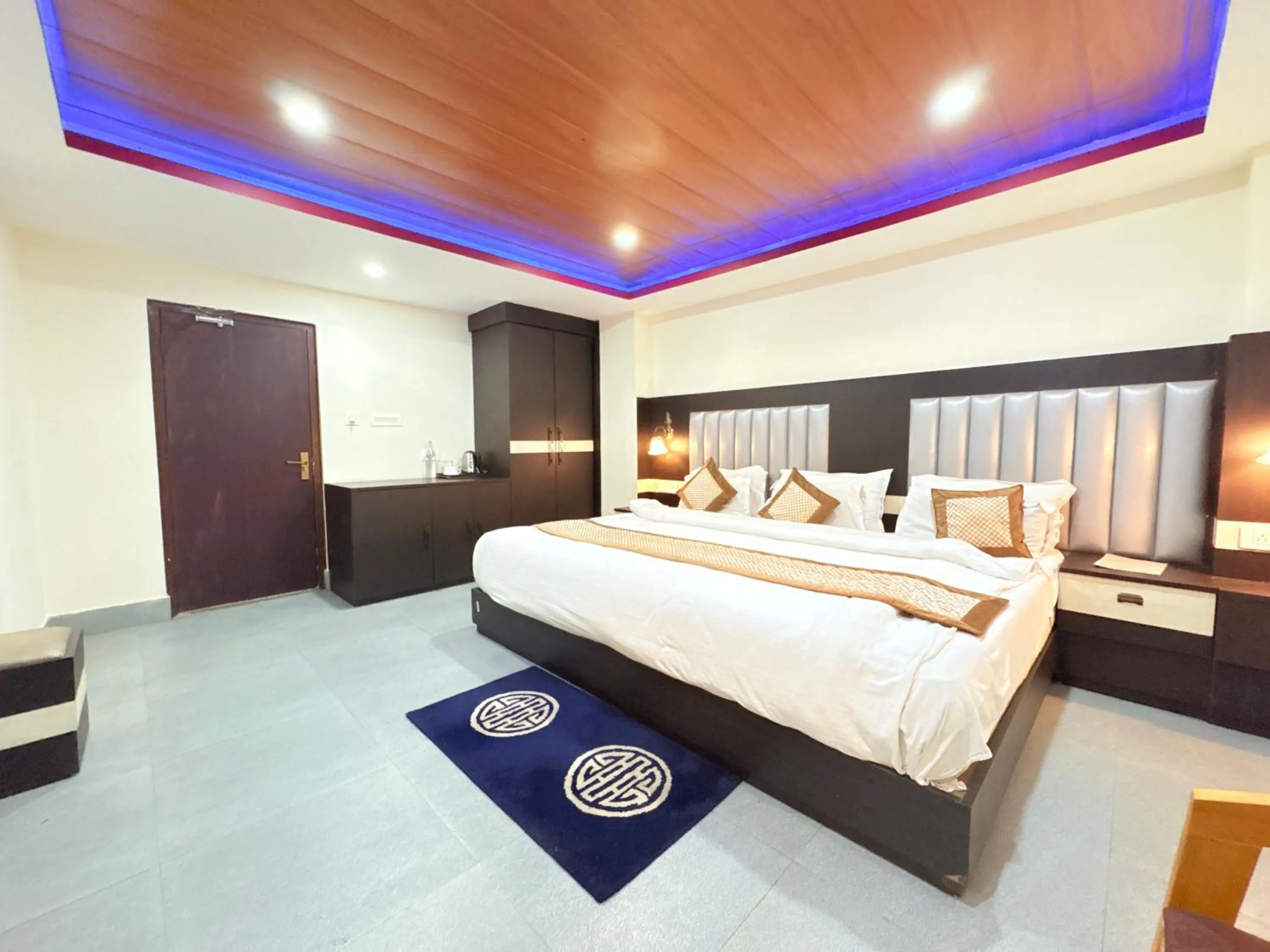 Bed in The Gangtok Inn