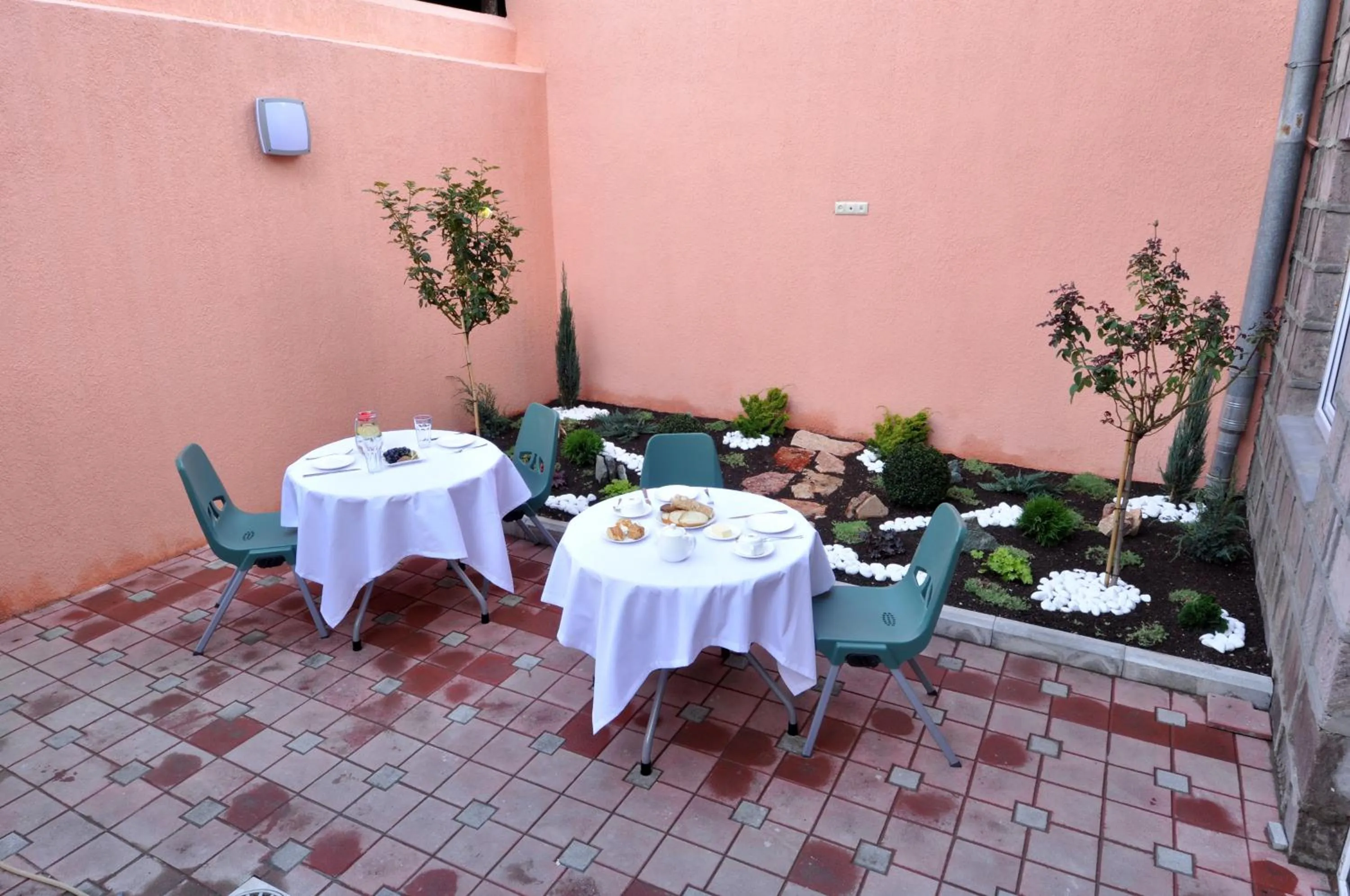 Balcony/Terrace in Albert House Hotel and Tours