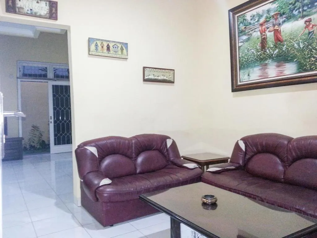 Lobby or reception in Cendana Mulia Hostel Bogor