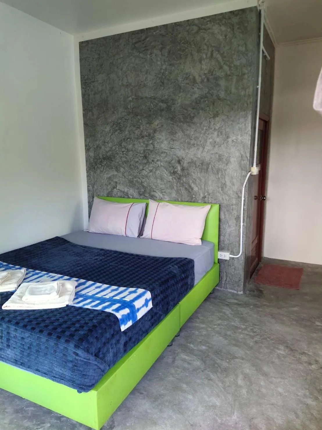 Bed in Smile Resort Koh Mook