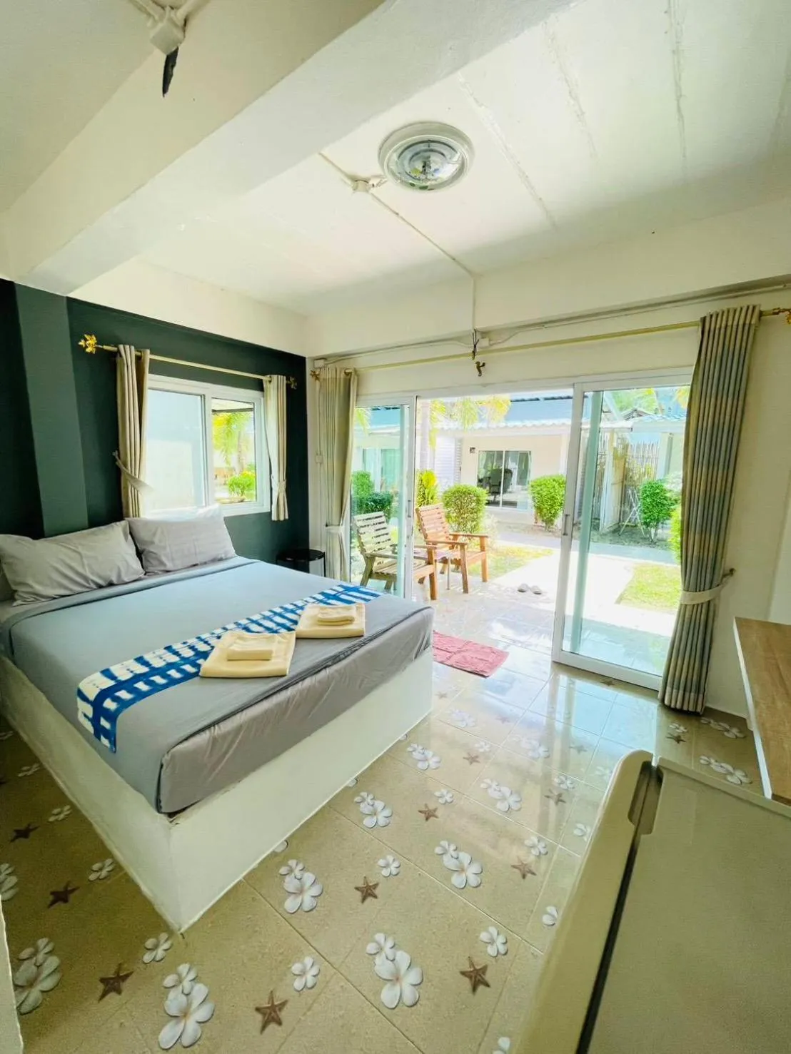 Bed in Smile Resort Koh Mook