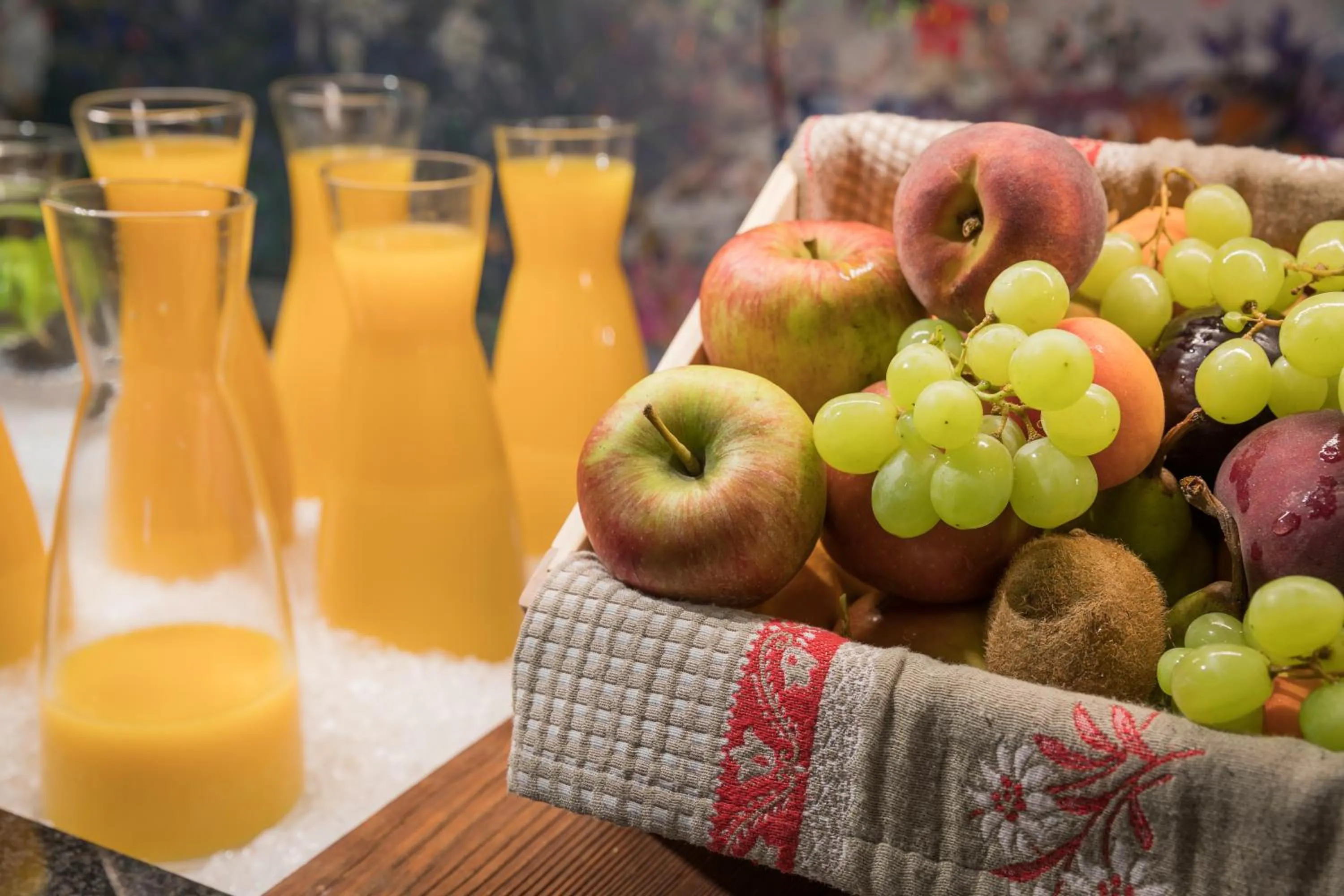 Buffet breakfast in Säntis - das Hotel