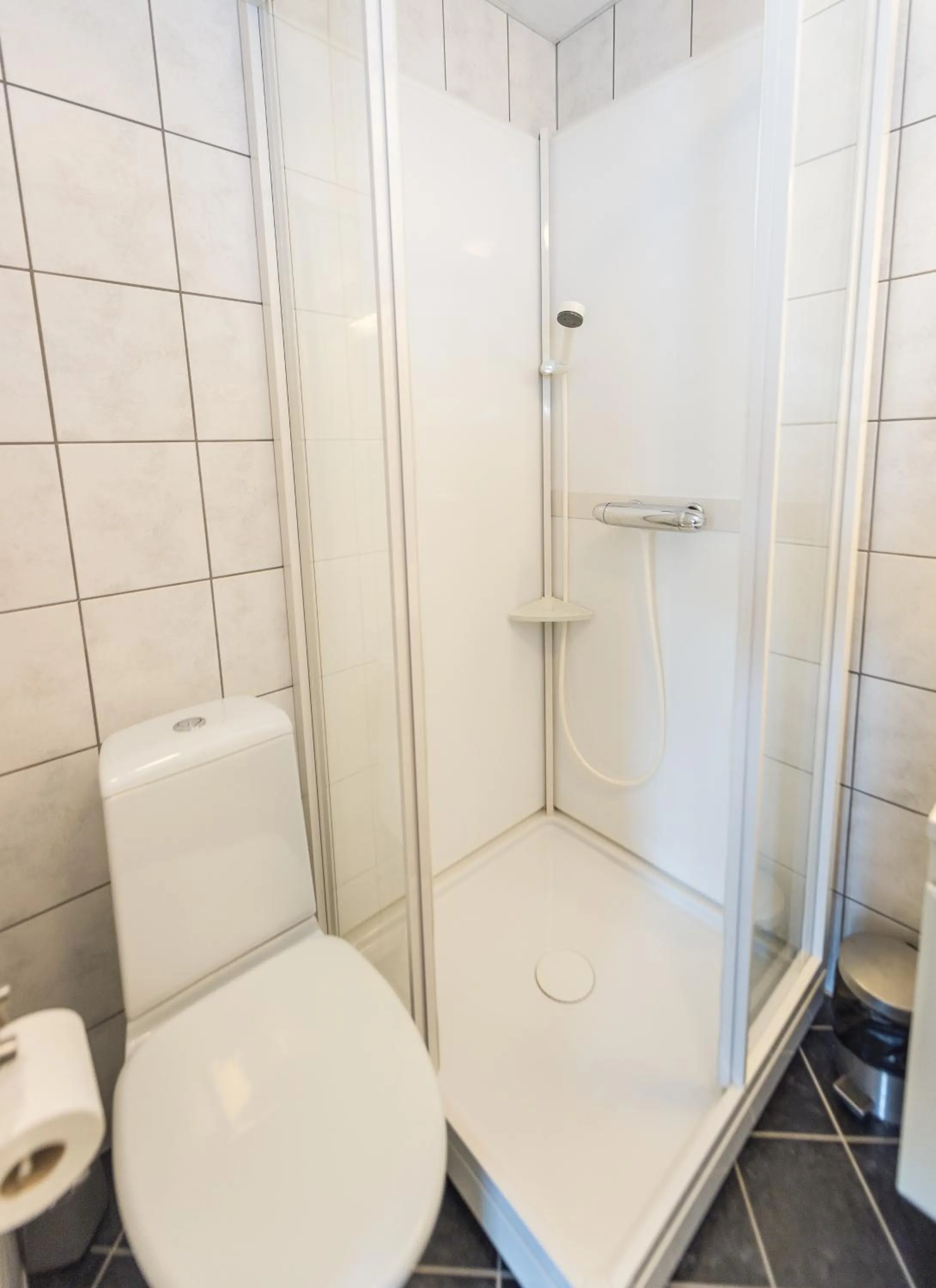 Bathroom in Toranes Overnatting