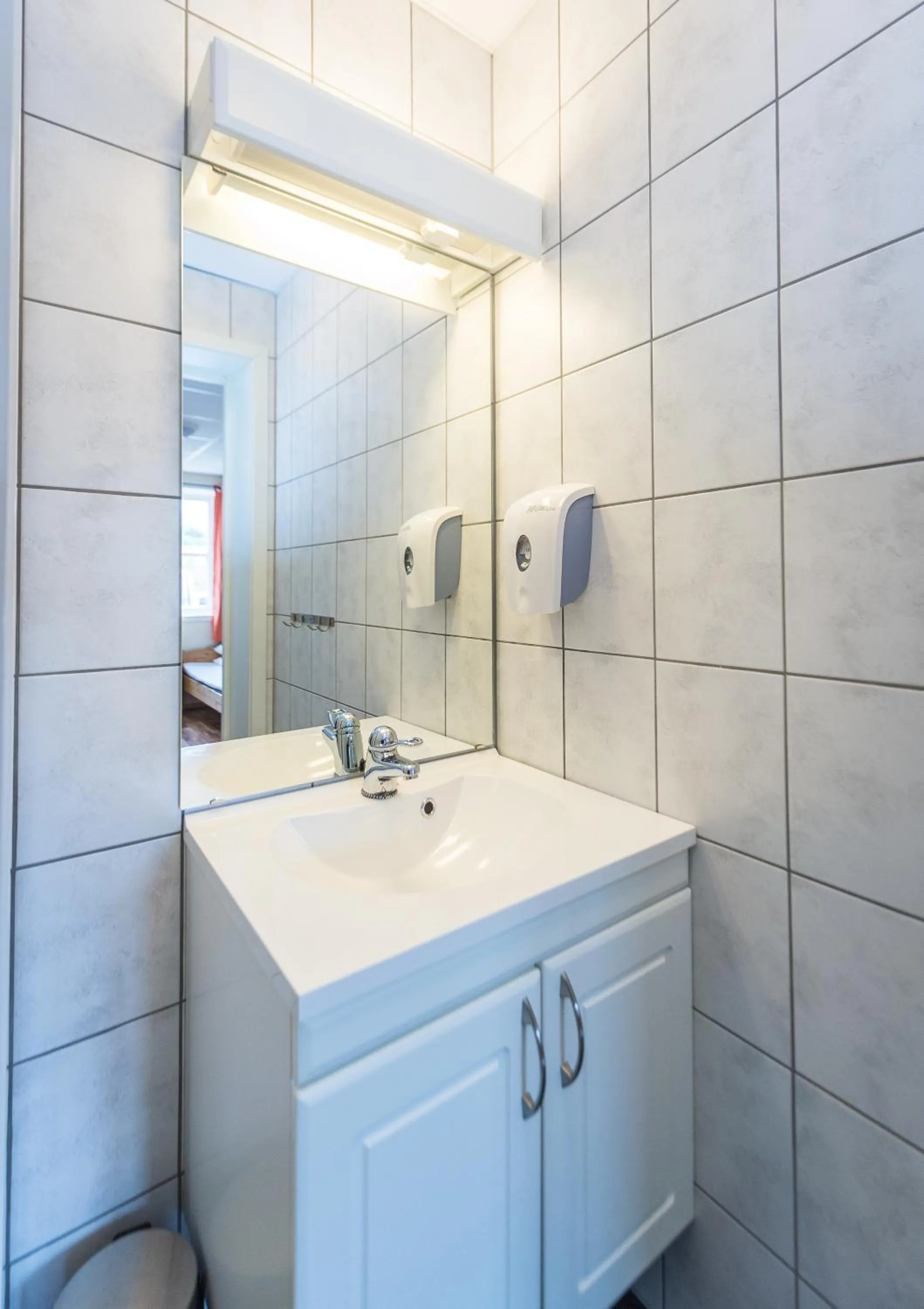 Bathroom in Toranes Overnatting