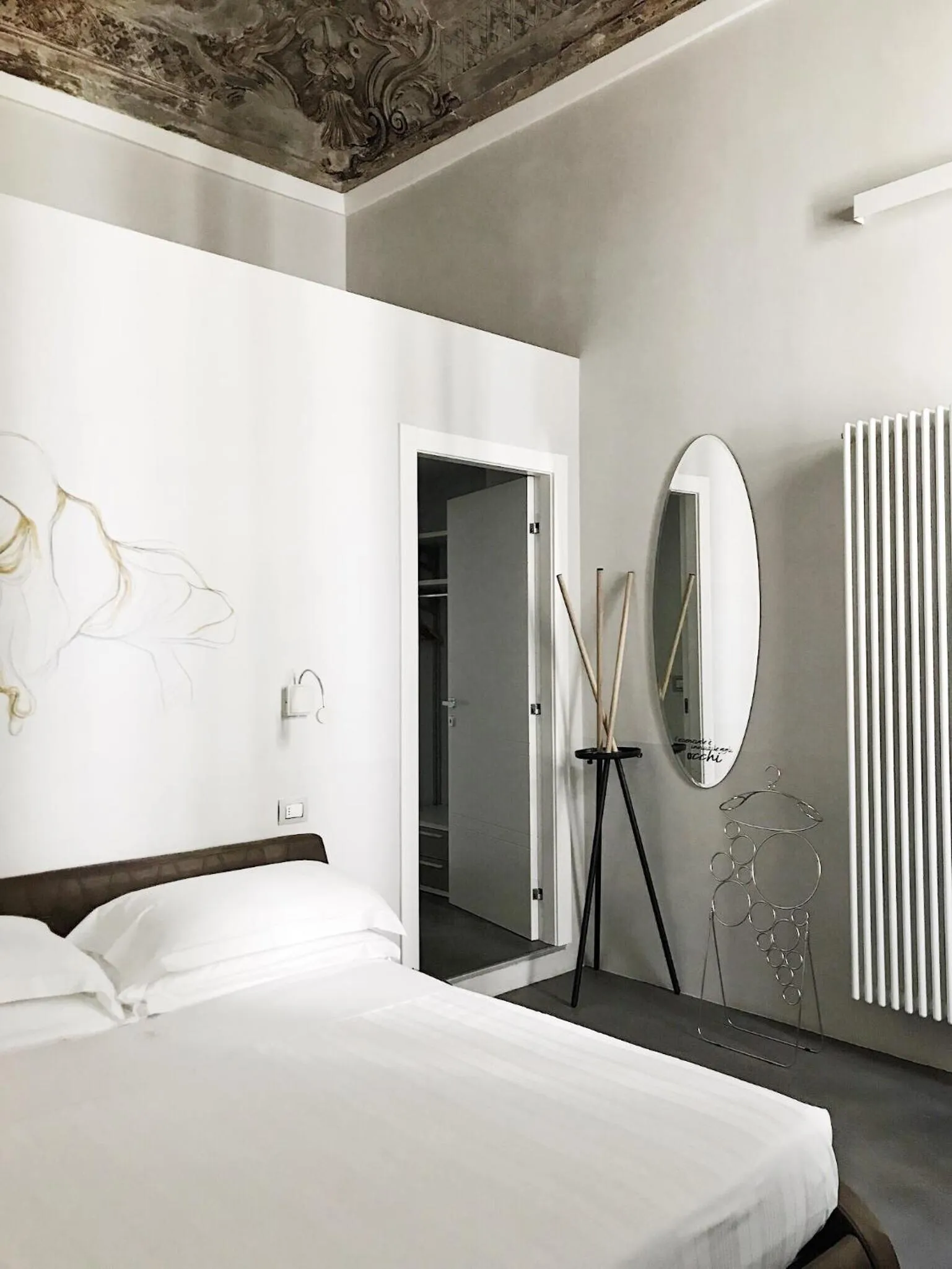 Bed in Piazza Castello Suite