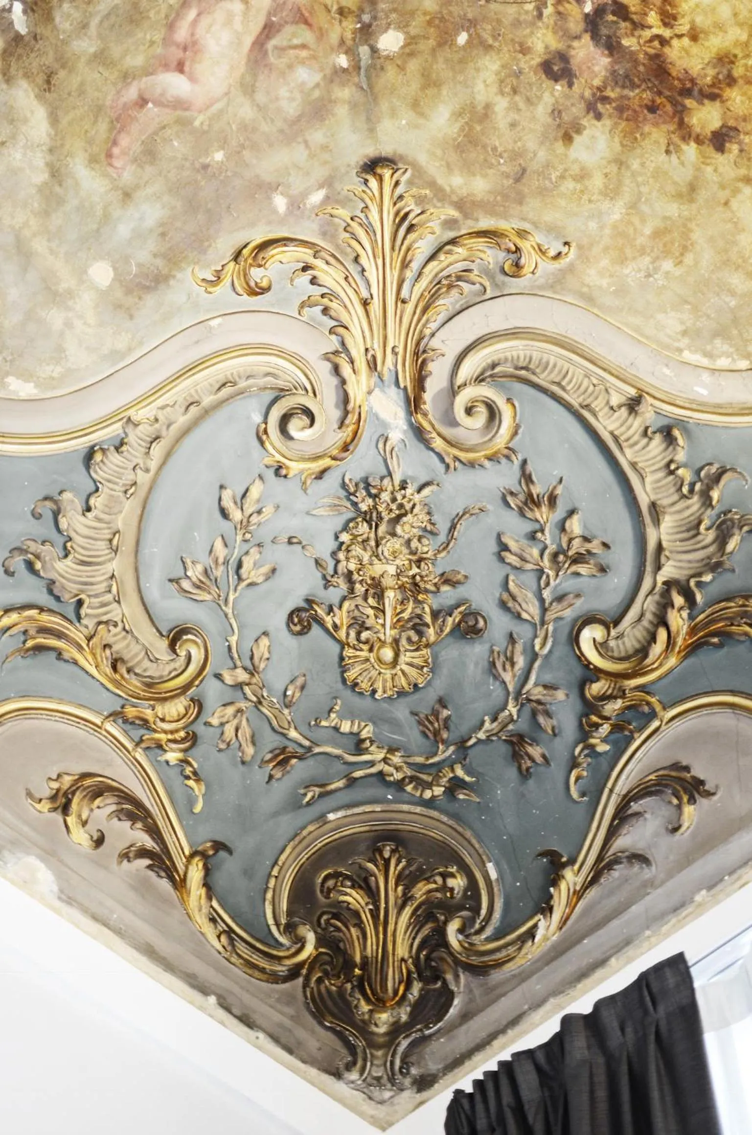 Decorative detail in Piazza Castello Suite