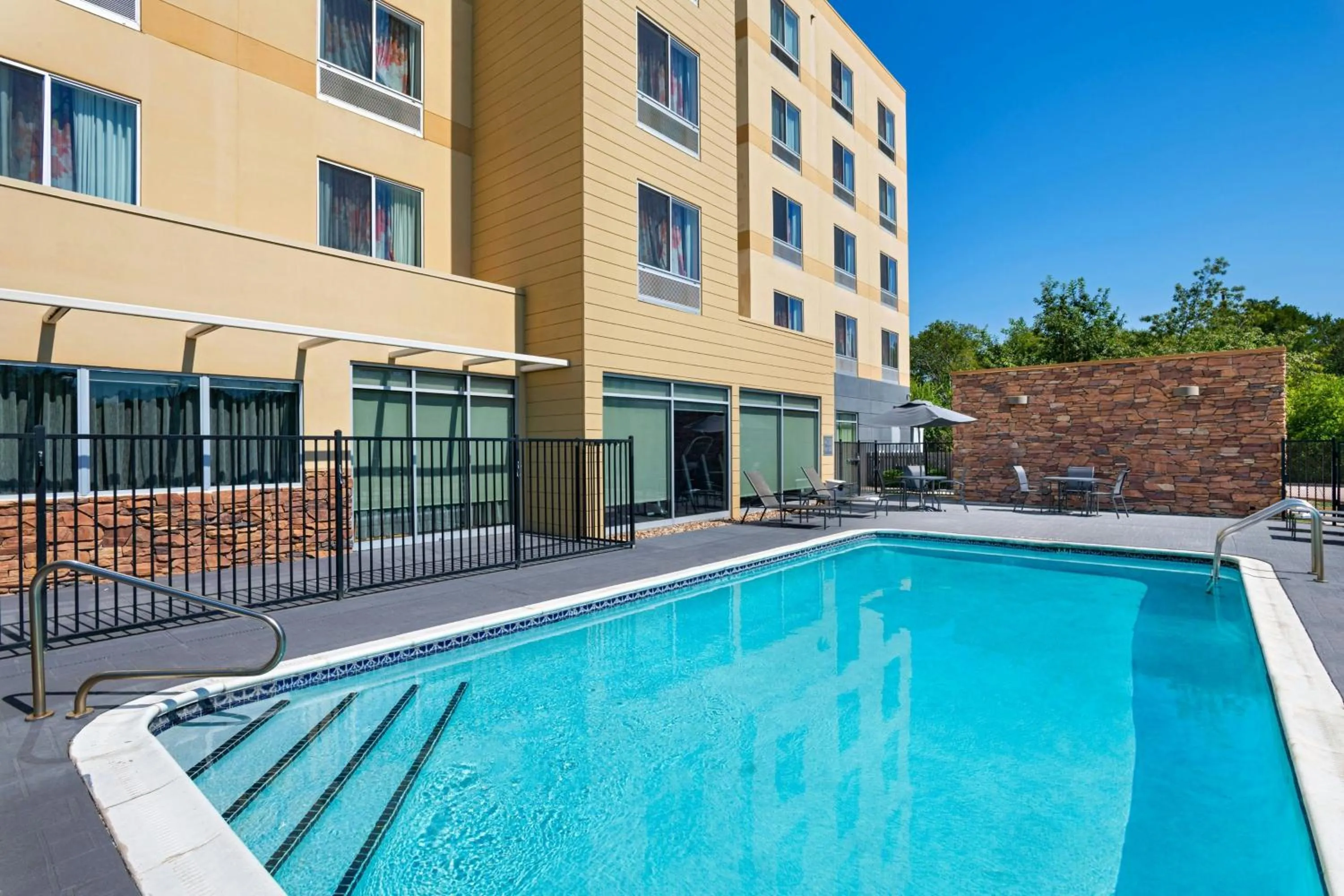 Swimming pool in Fairfield Inn & Suites by Marriott Austin San Marcos