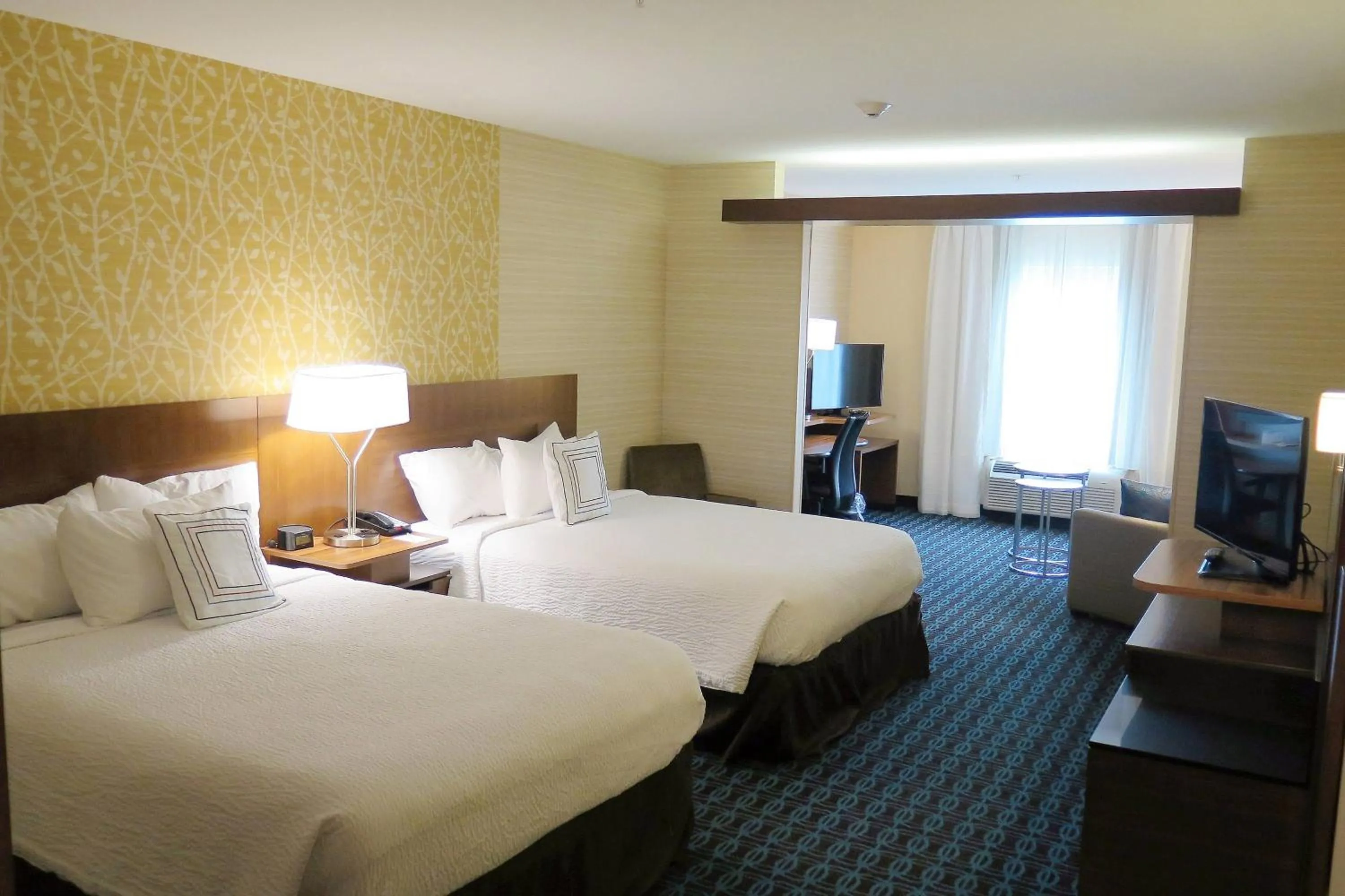 Photo of the whole room, Bed in Fairfield Inn & Suites by Marriott Stroudsburg Bartonsville/Poconos