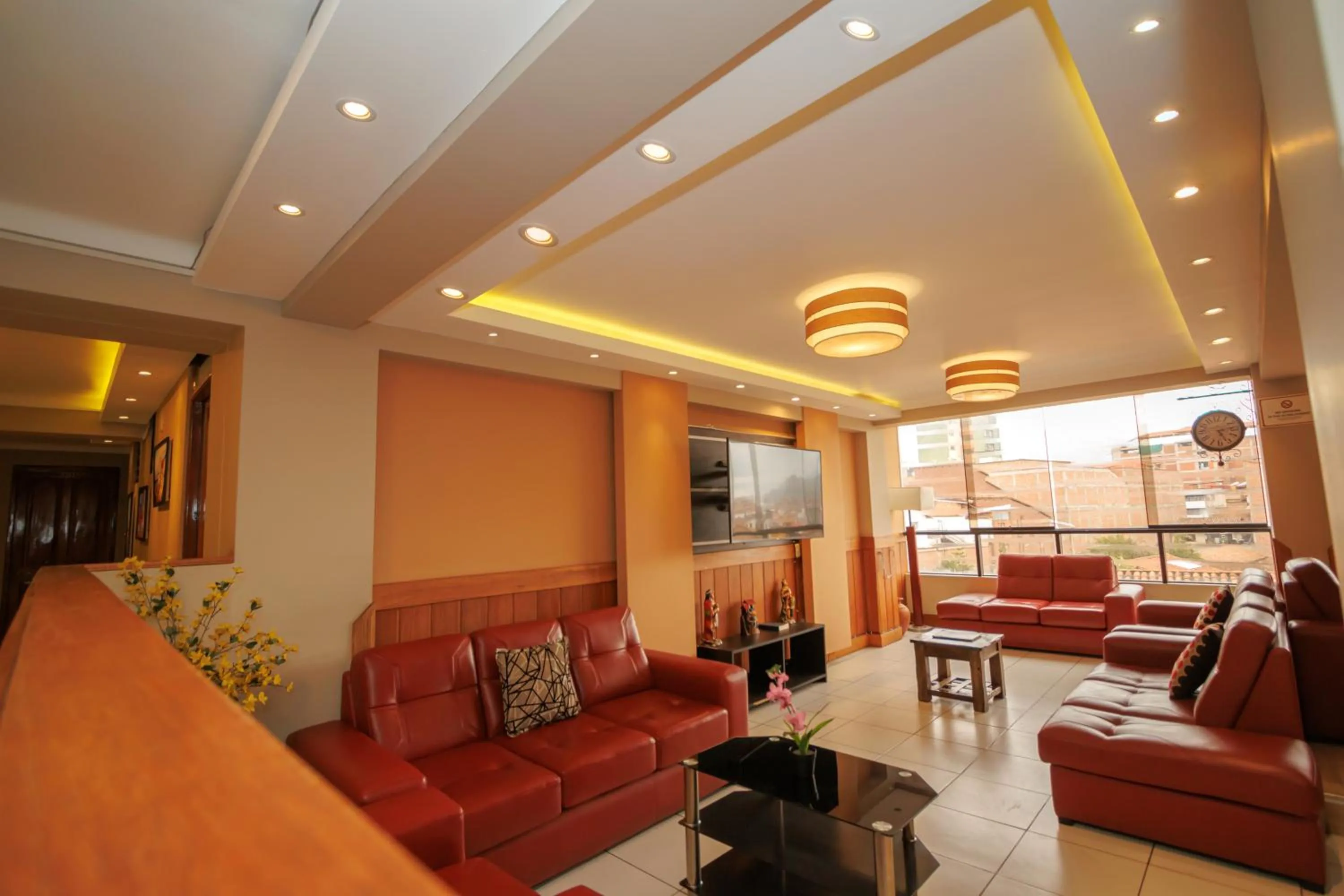 Communal lounge/ TV room in Principe III