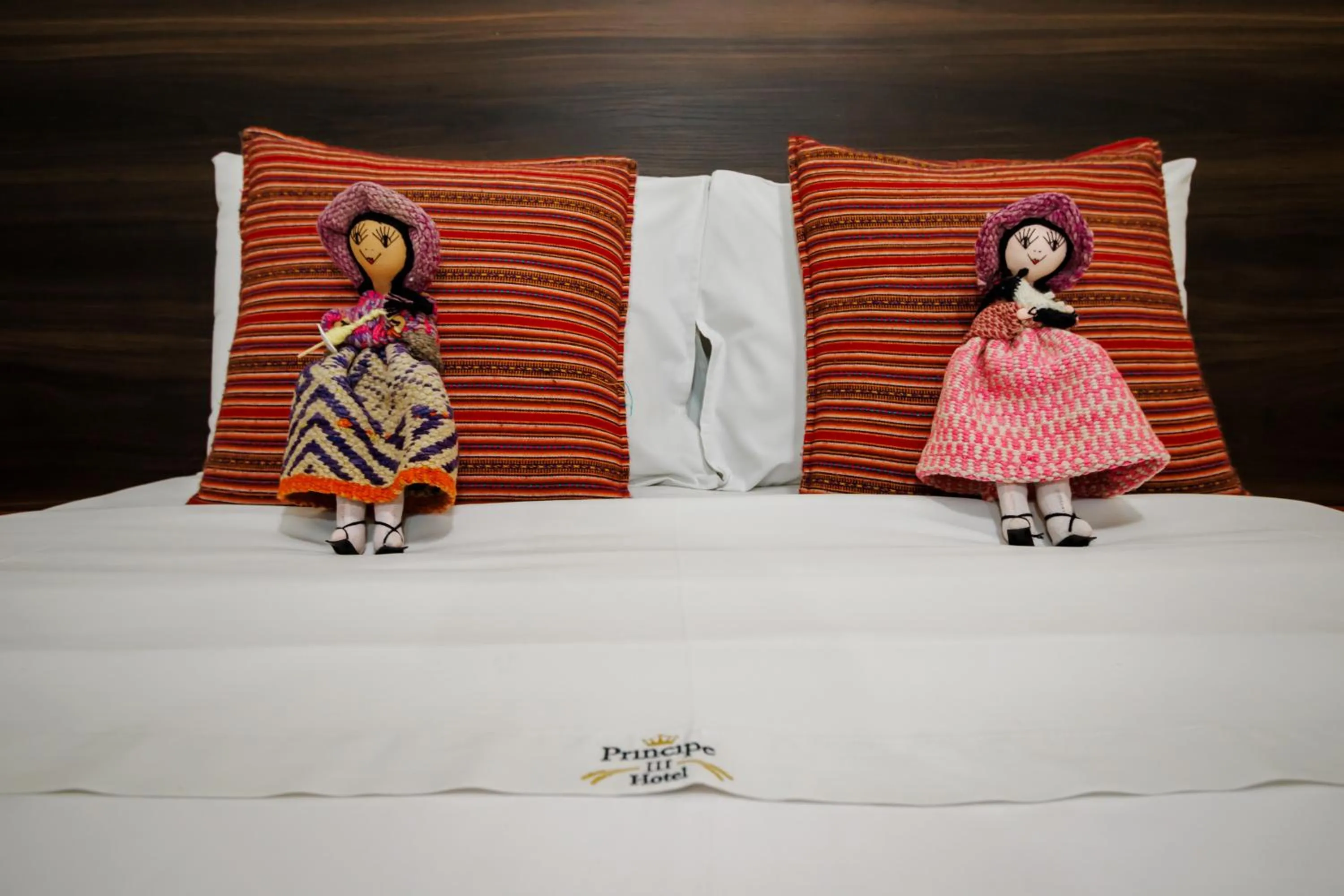 Decorative detail, Bed in Principe III