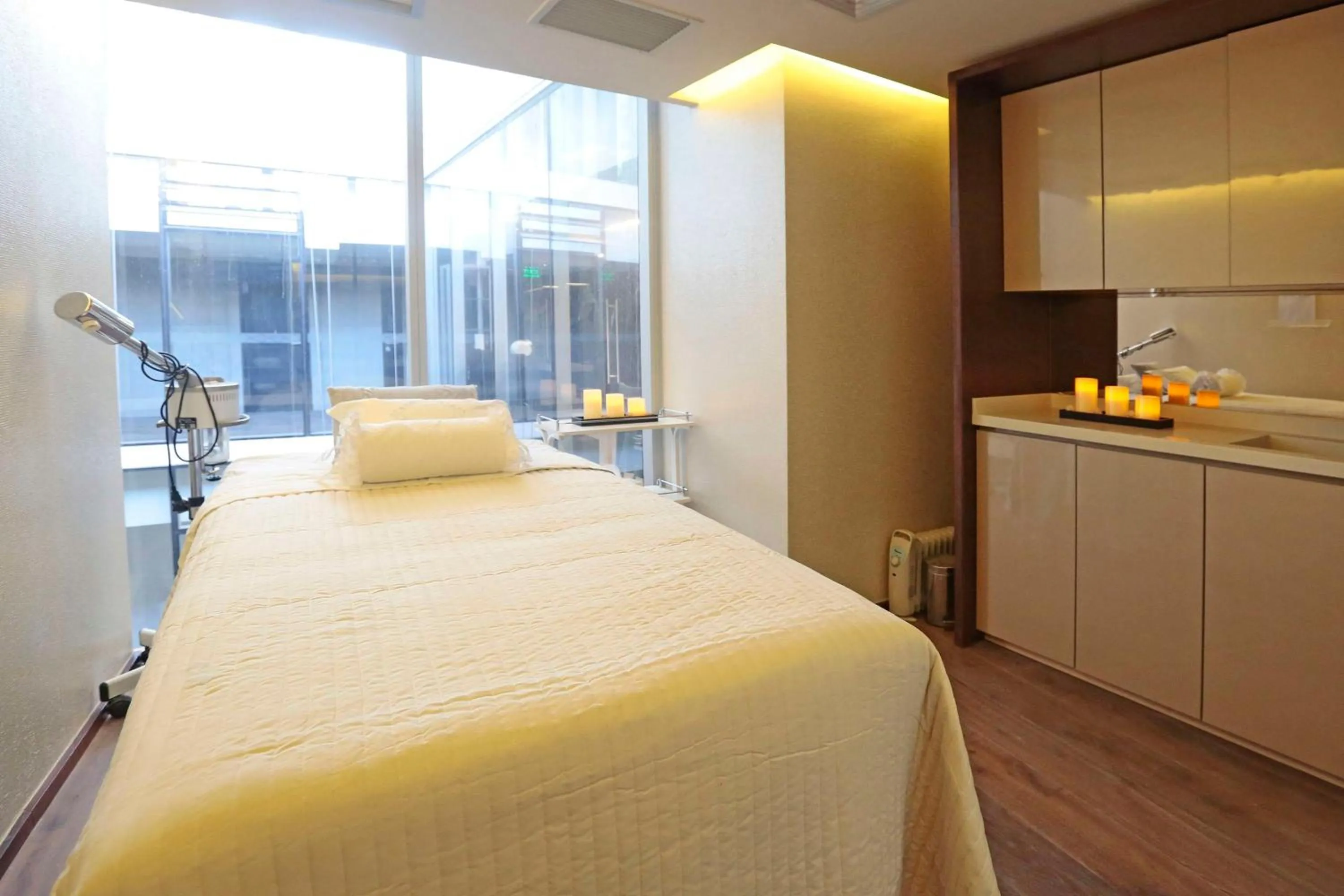 Sports, Bed in DoubleTree by Hilton Santiago Kennedy, Chile