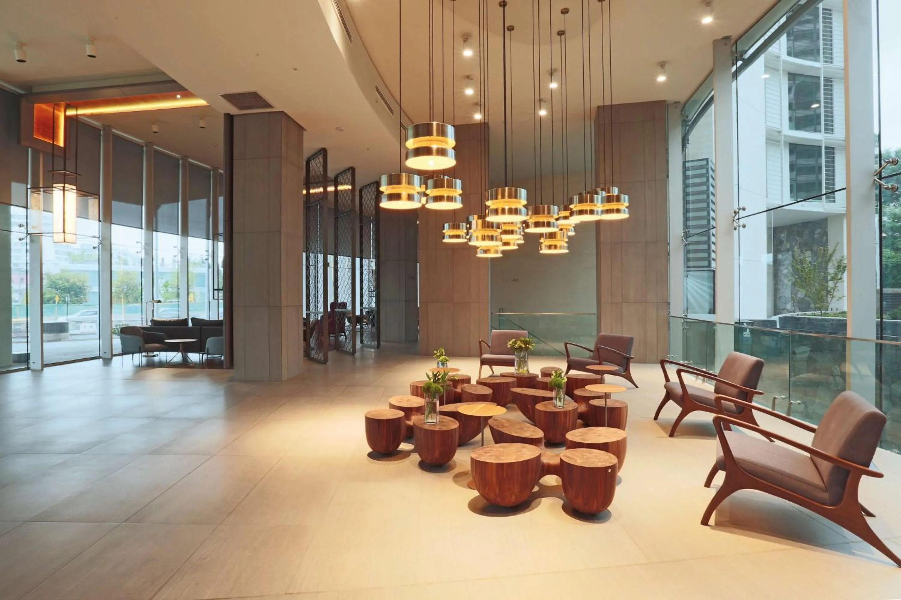Lobby or reception in DoubleTree by Hilton Santiago Kennedy, Chile
