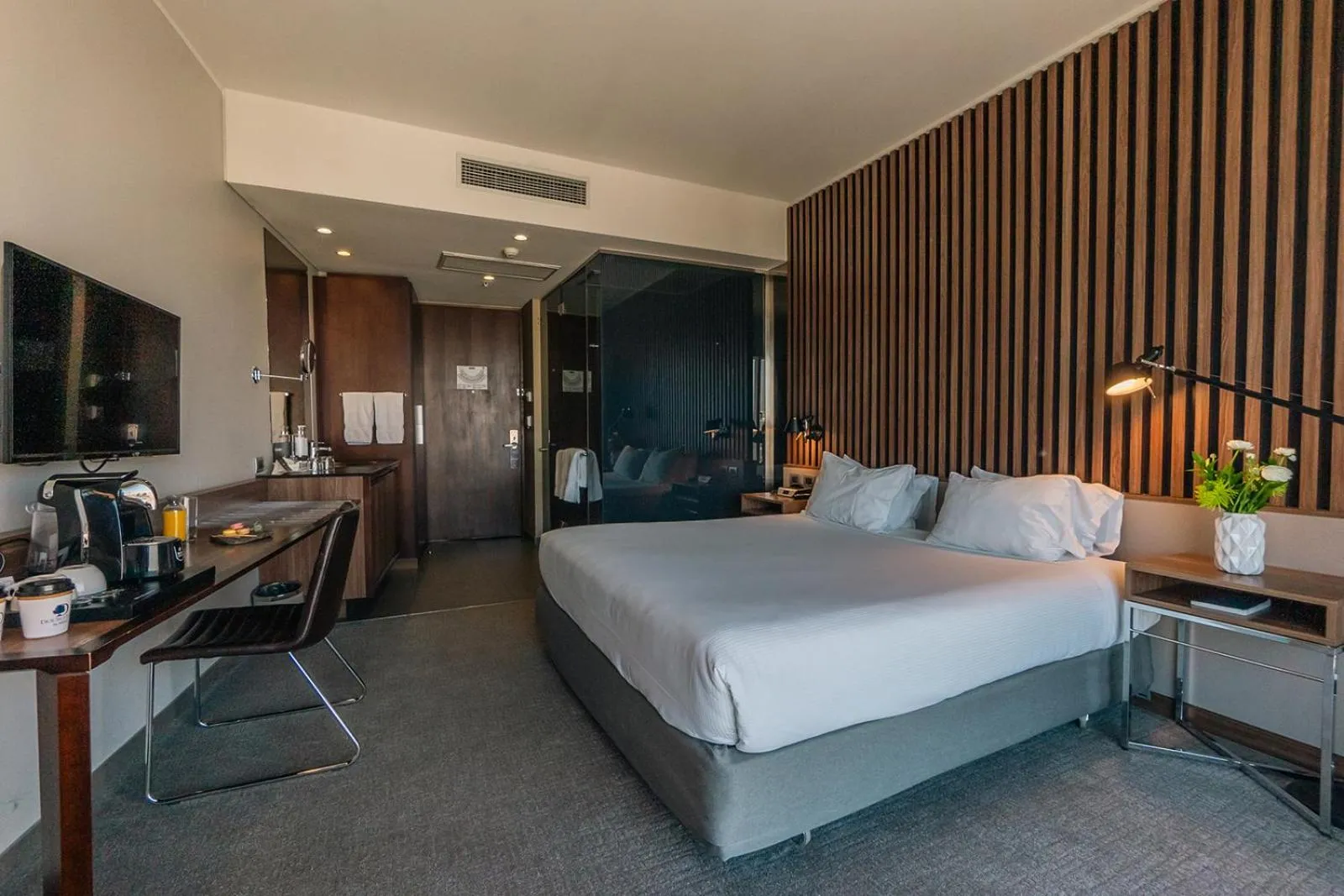 Bed in DoubleTree by Hilton Santiago Kennedy, Chile