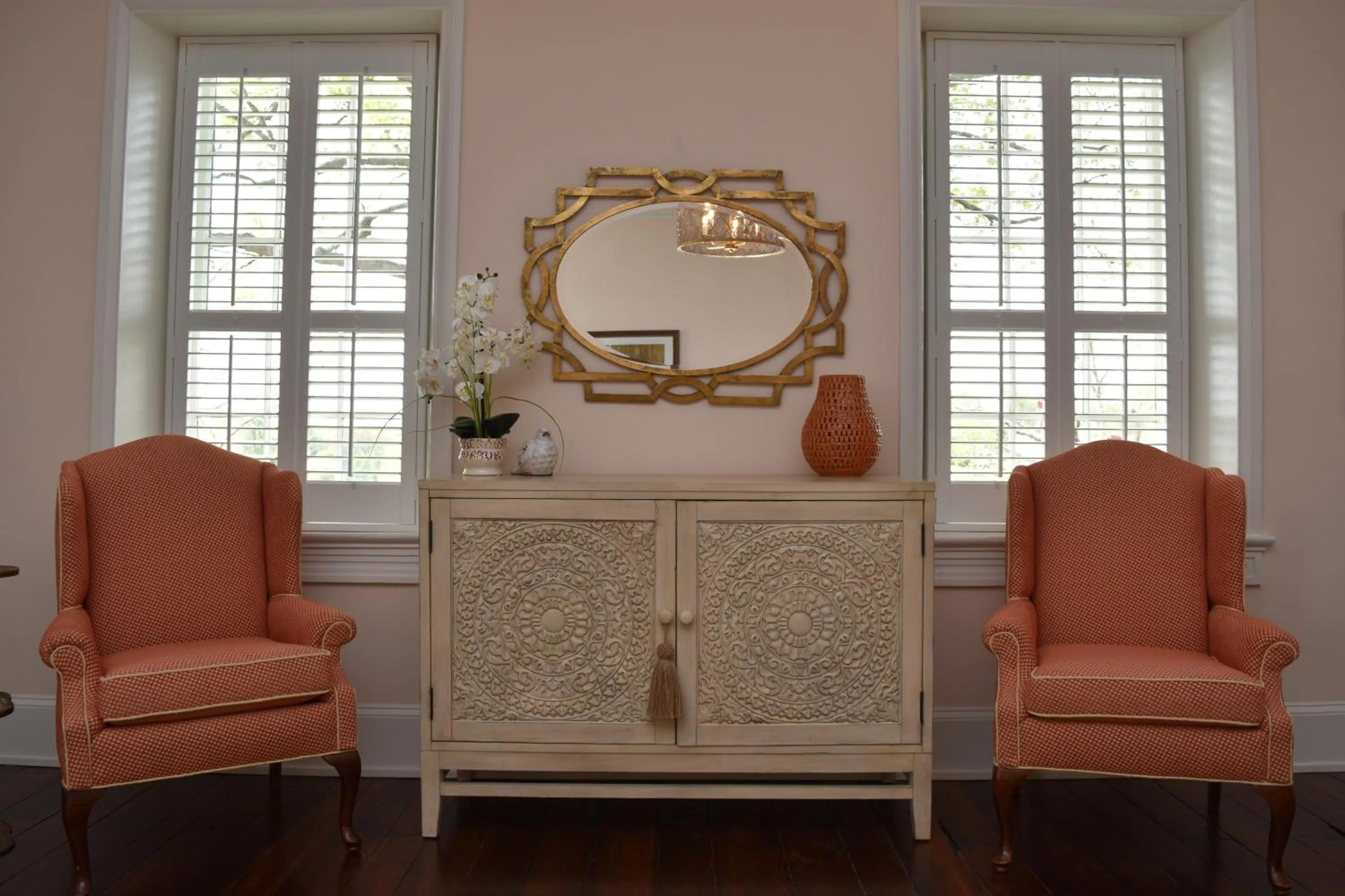 Seating area in Inn at Evergreen