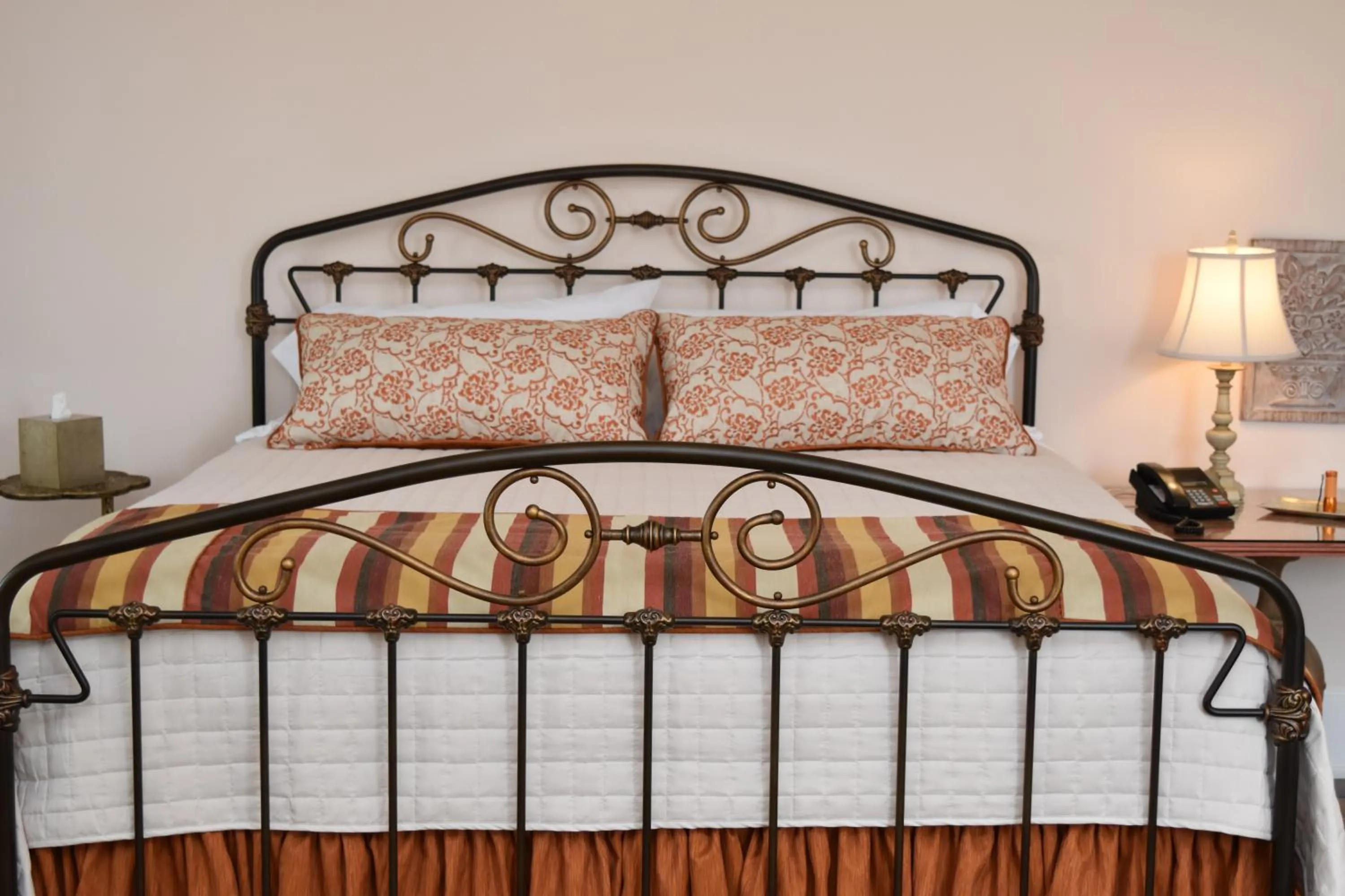 Bed in Inn at Evergreen