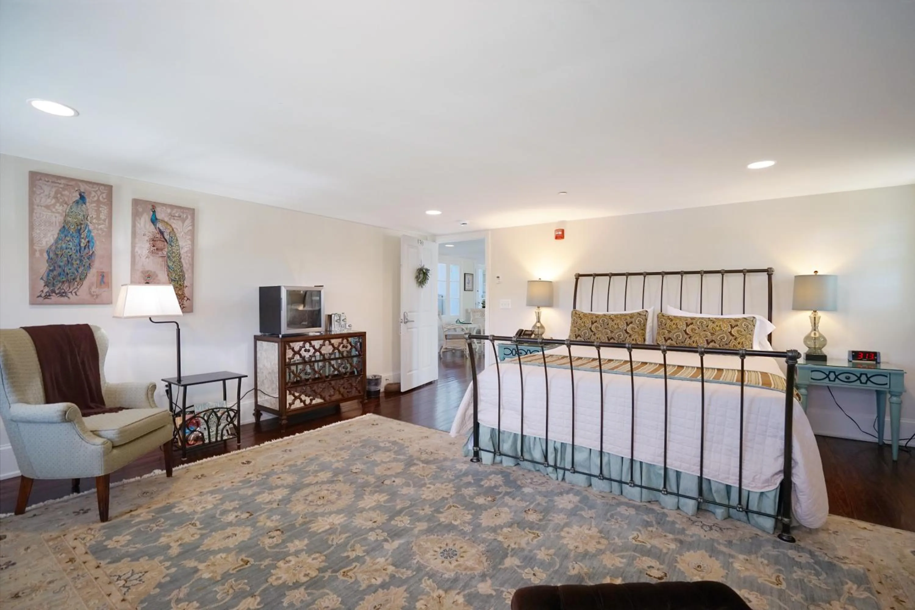 Bedroom, Bed in Inn at Evergreen