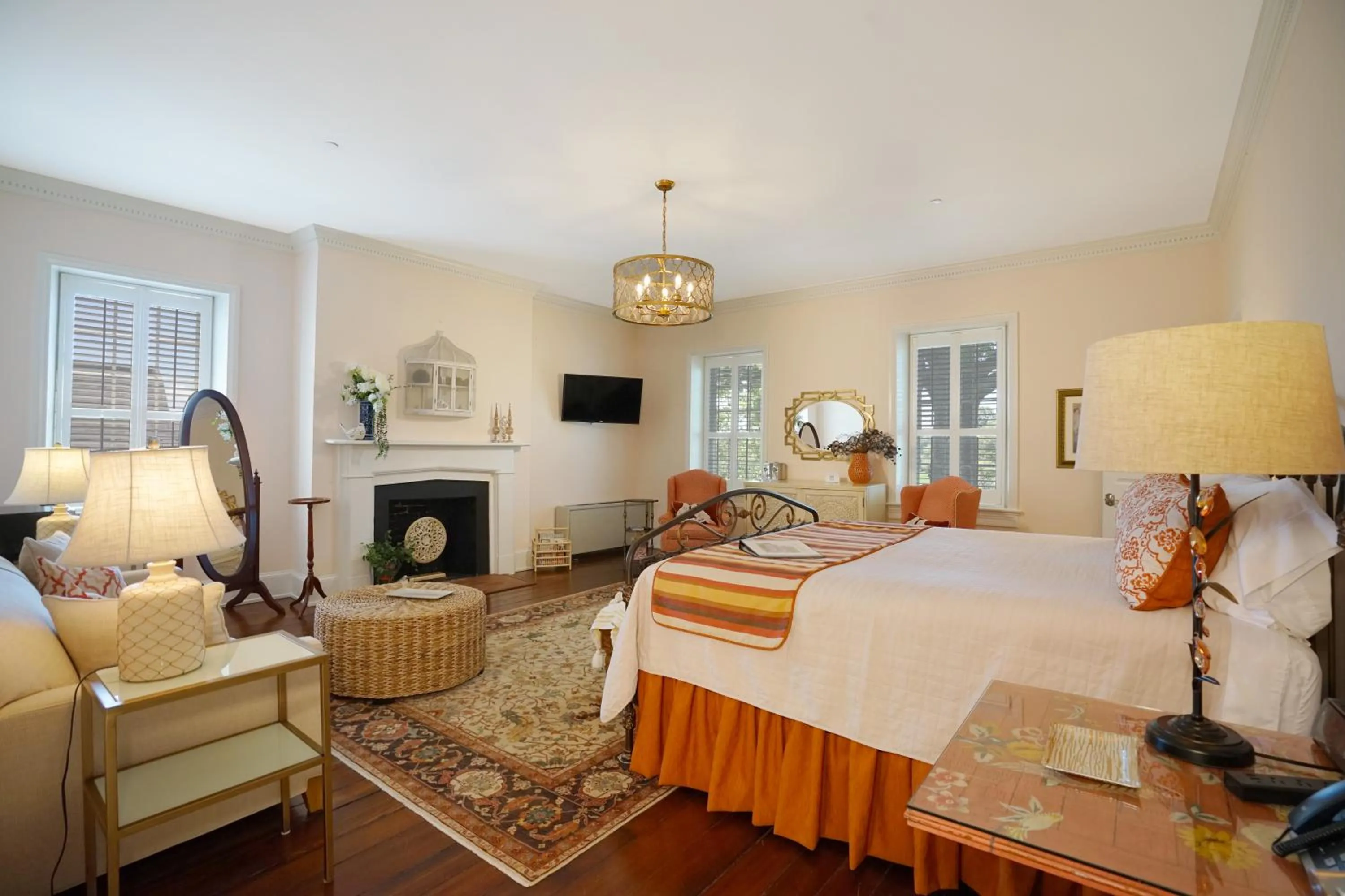 Bedroom, Bed in Inn at Evergreen