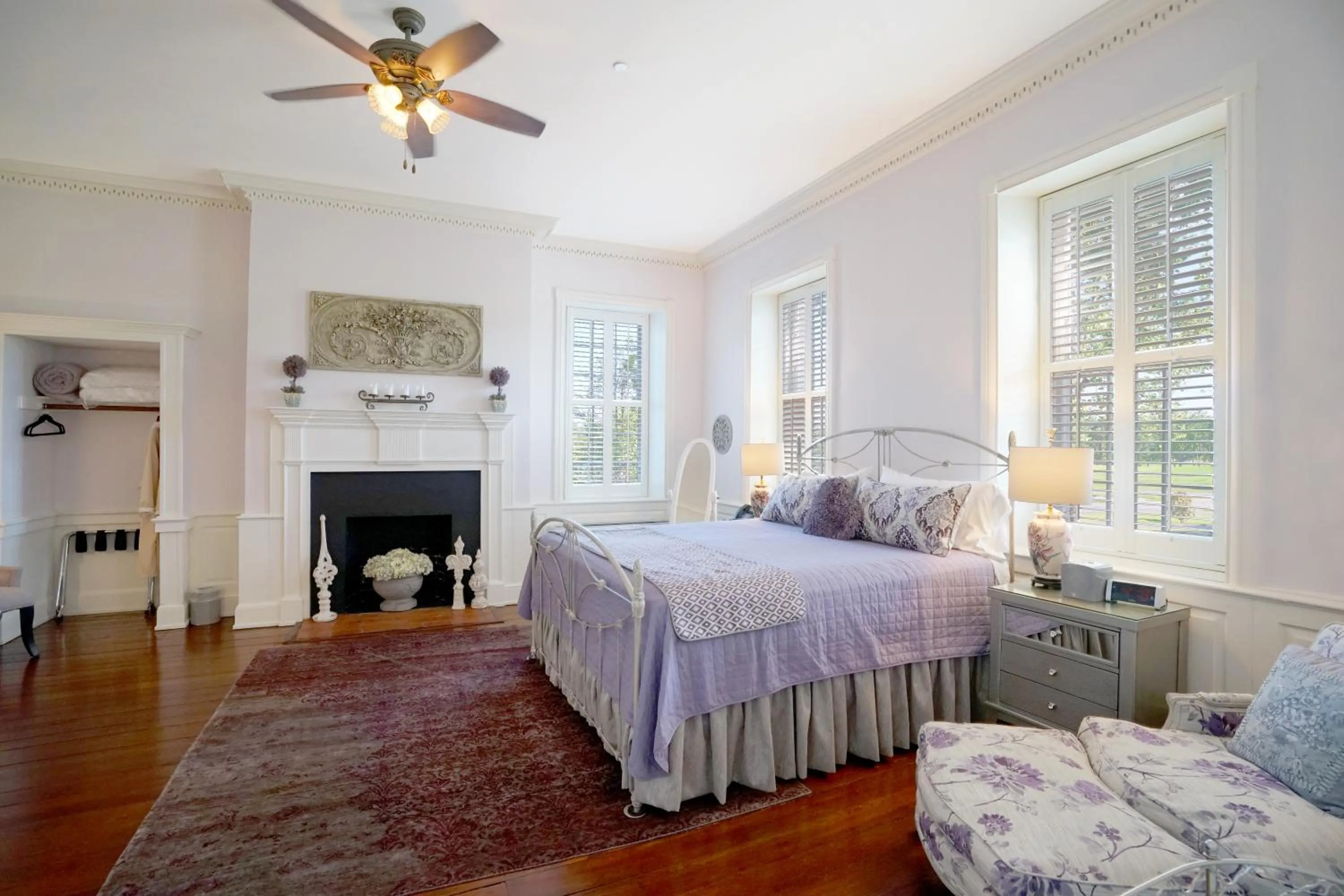 Bedroom, Bed in Inn at Evergreen