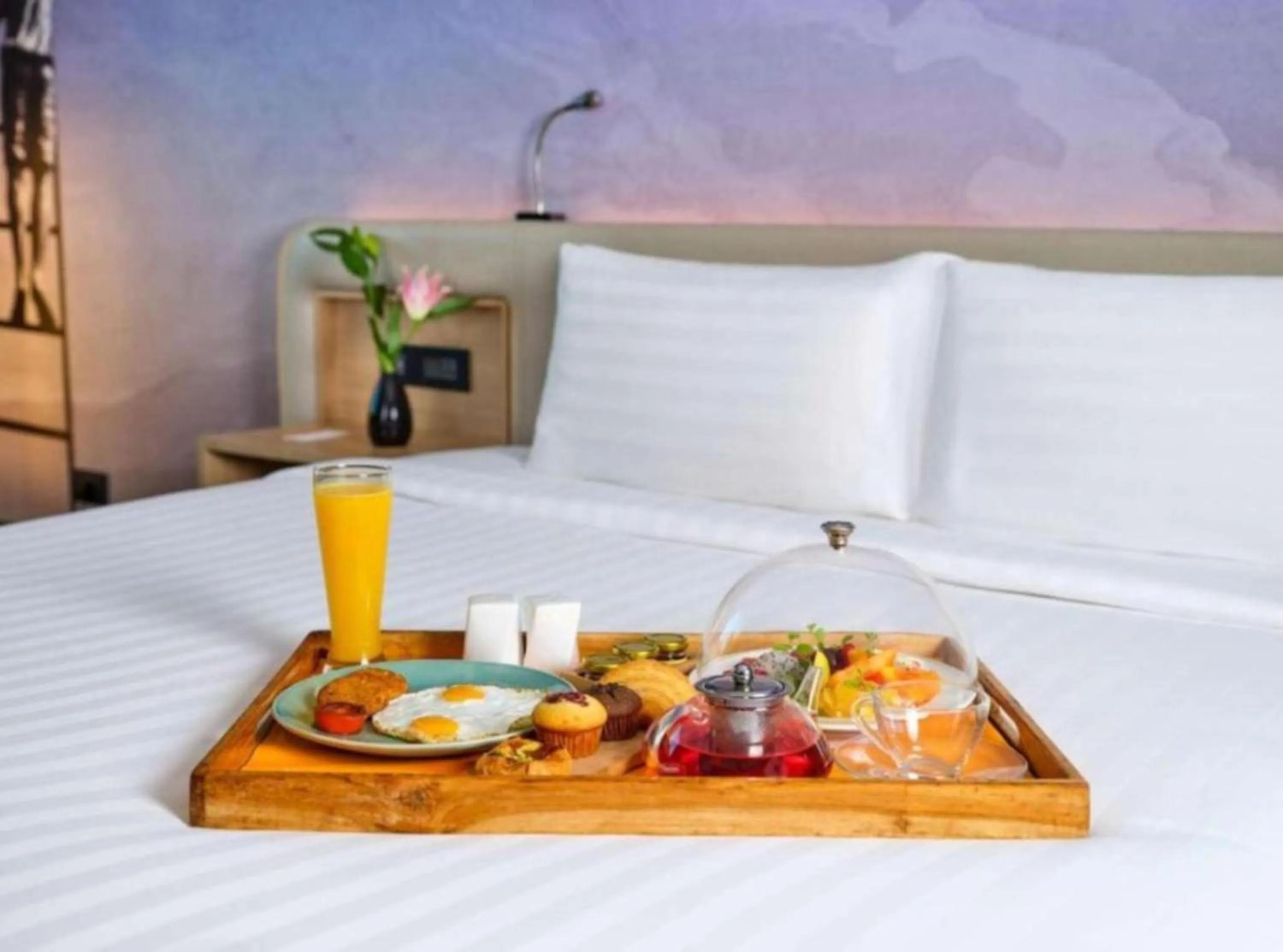 Bed in Hotel Precesion Palace Near Delhi Airport