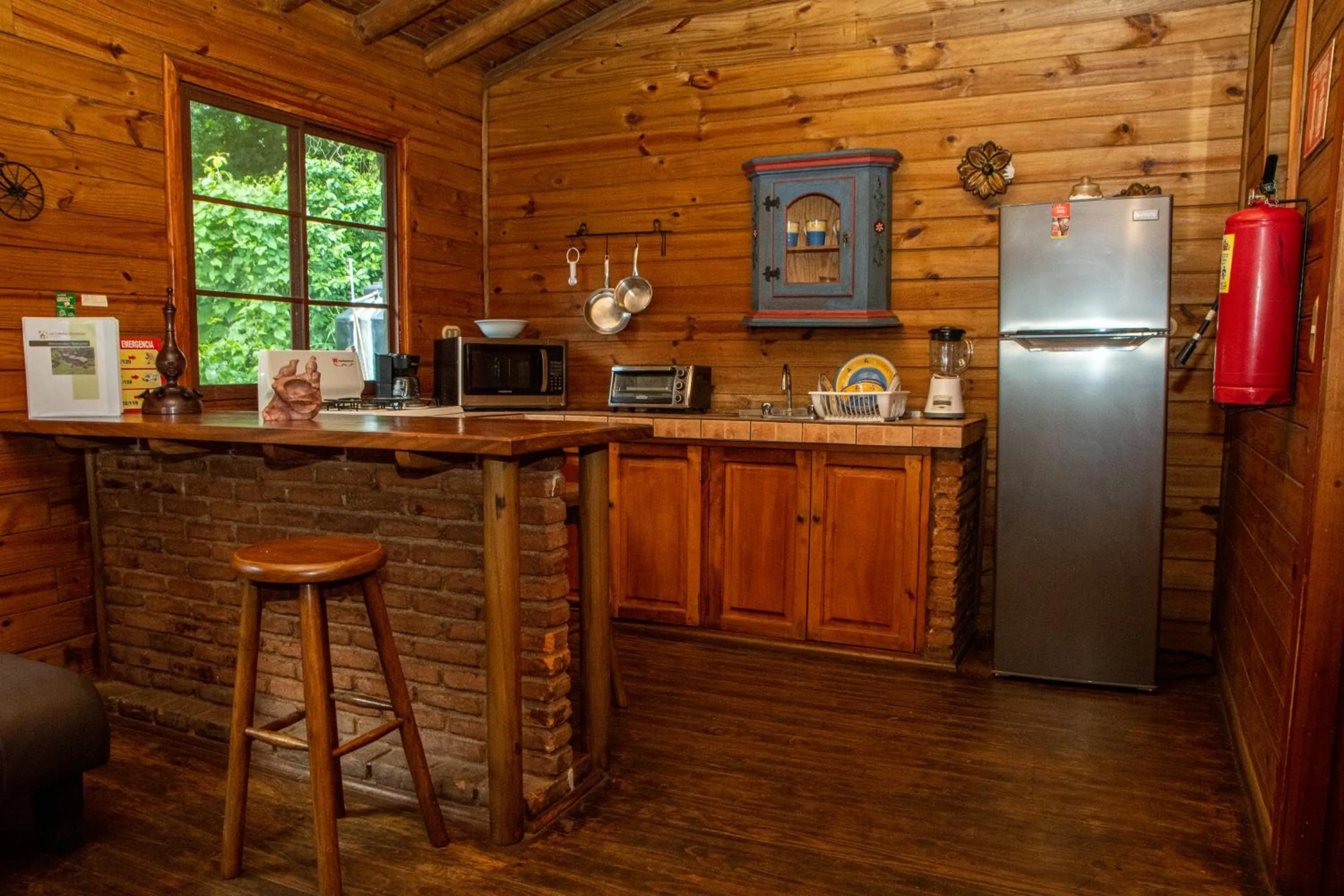 Kitchen or kitchenette in Las Cabañas Encantadas de Nindirí