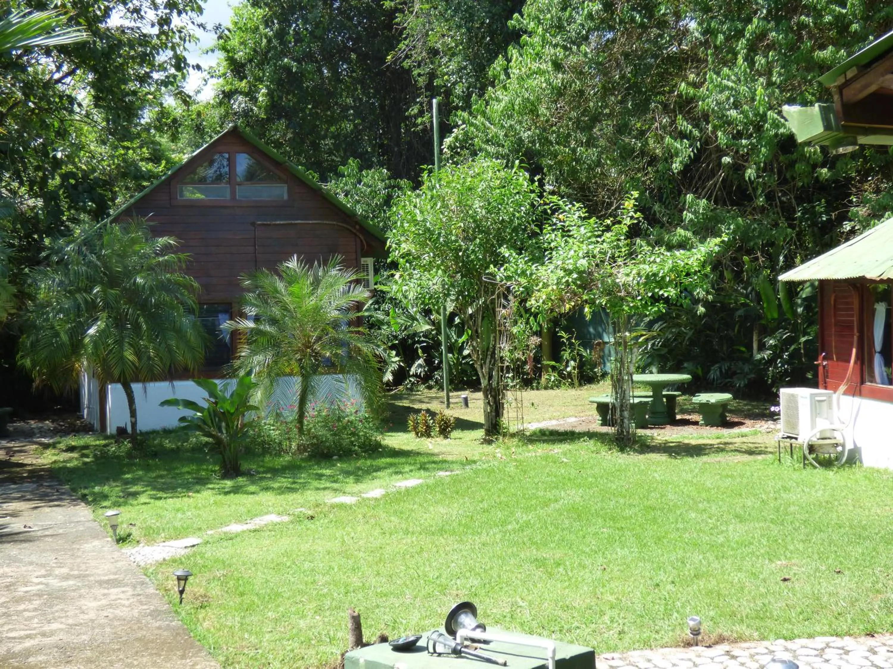 Photo of the whole room in Corcovado Beach Lodge