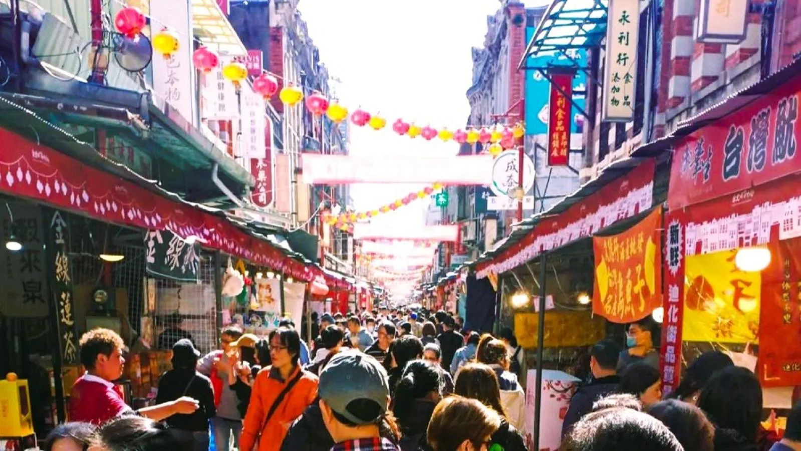 Nearby landmark in V-one Hotel - Ningxia No. 2 Inn