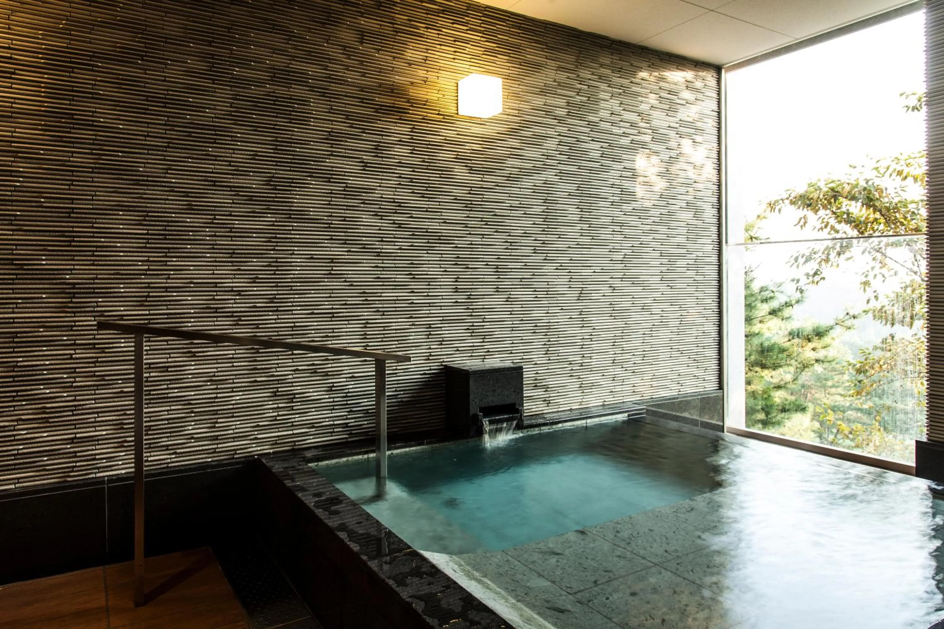 Hot Spring Bath in SETOUCHI RETREAT by Onko Chishin