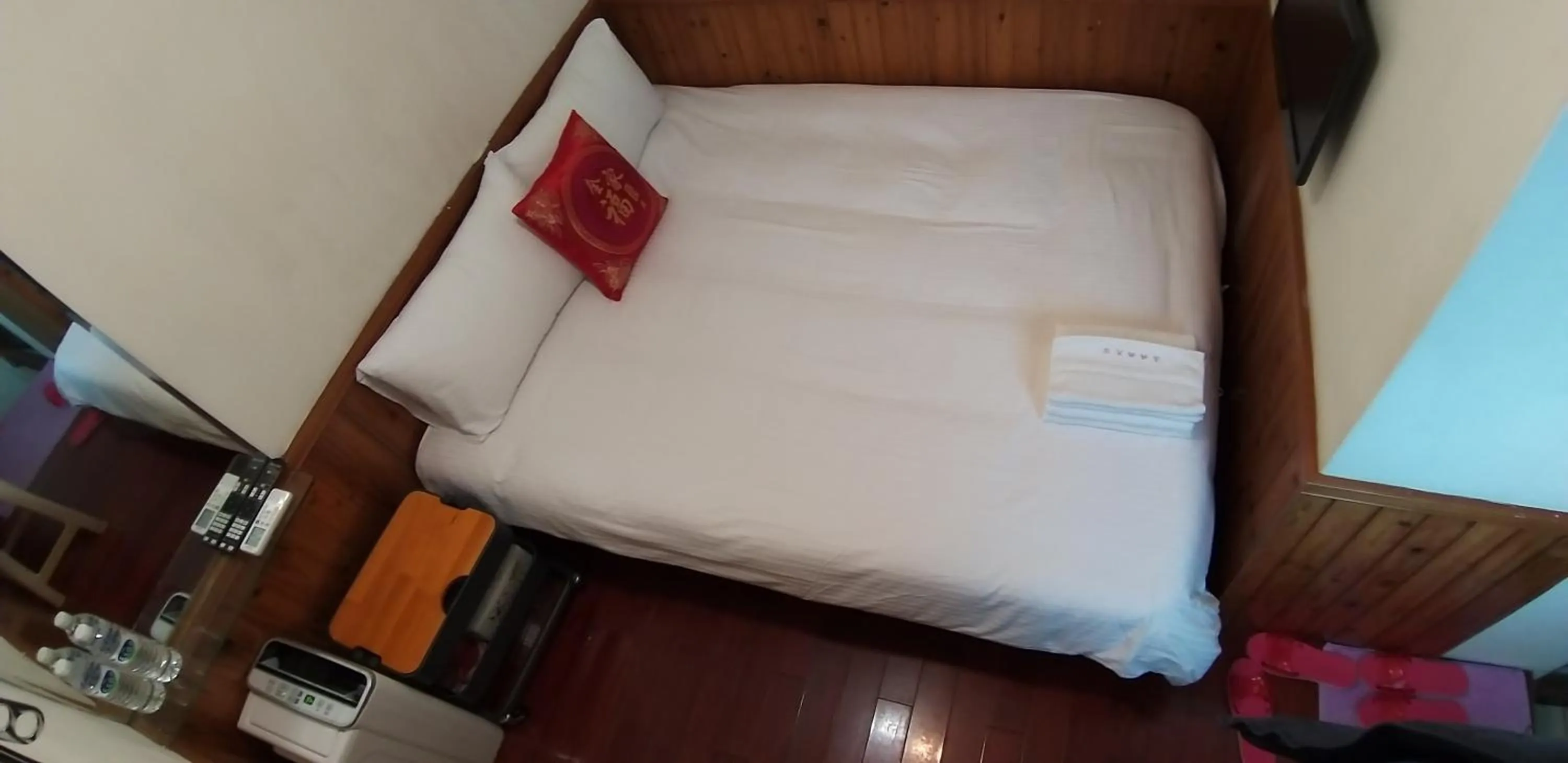 Photo of the whole room, Bed in Kao Mama B&B