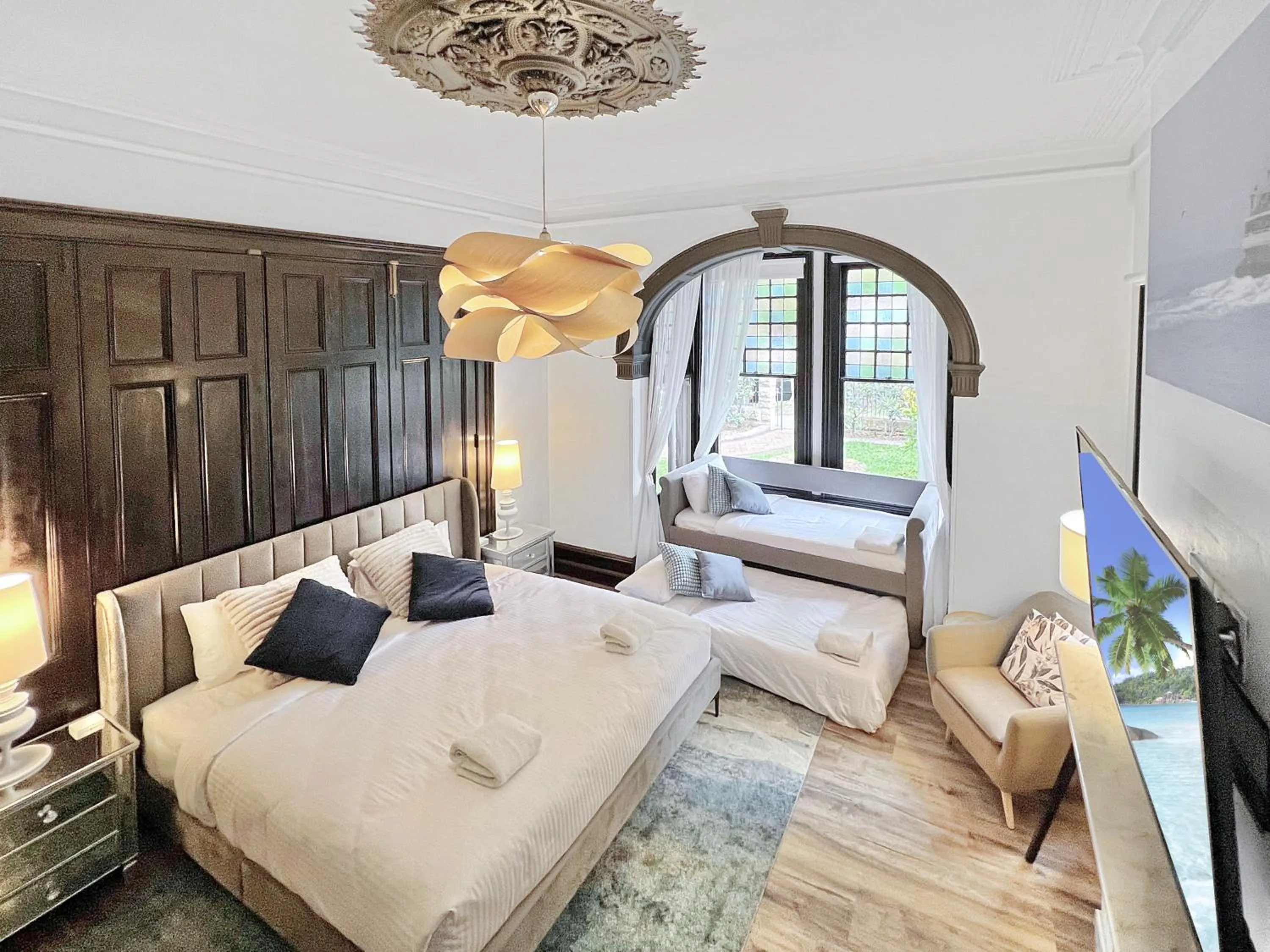 Bedroom, Bed in Dalziel Lodge