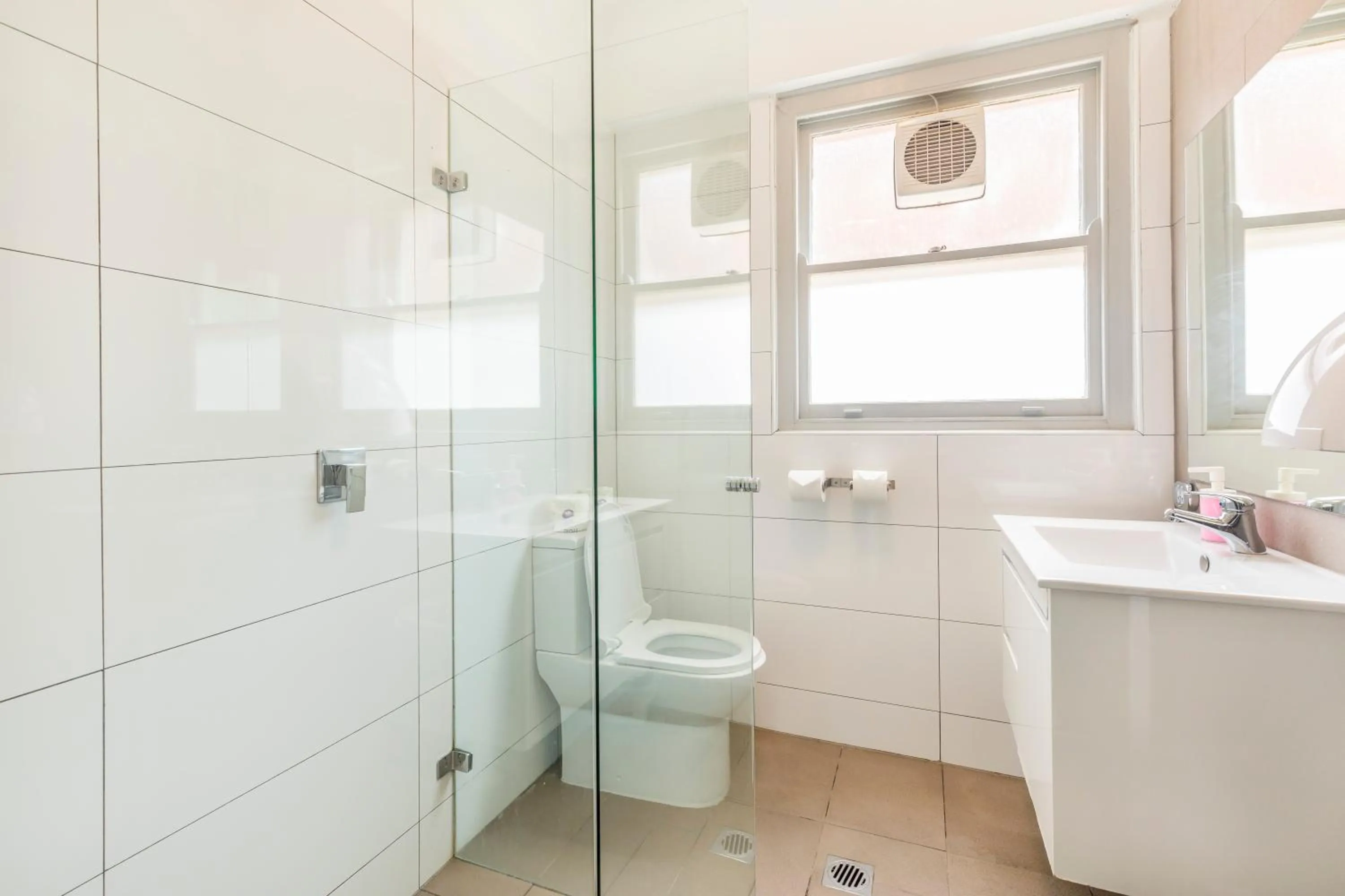 Shower in Dalziel Lodge