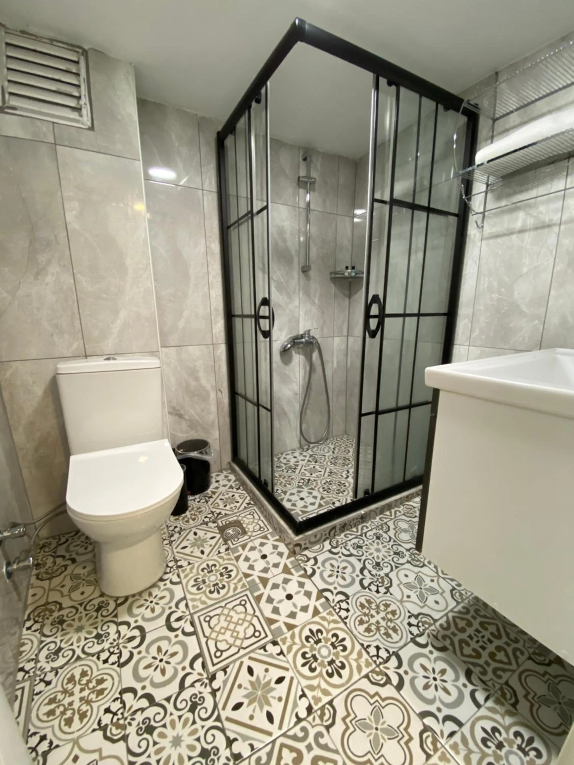 Bathroom in Orange Airport Hotel