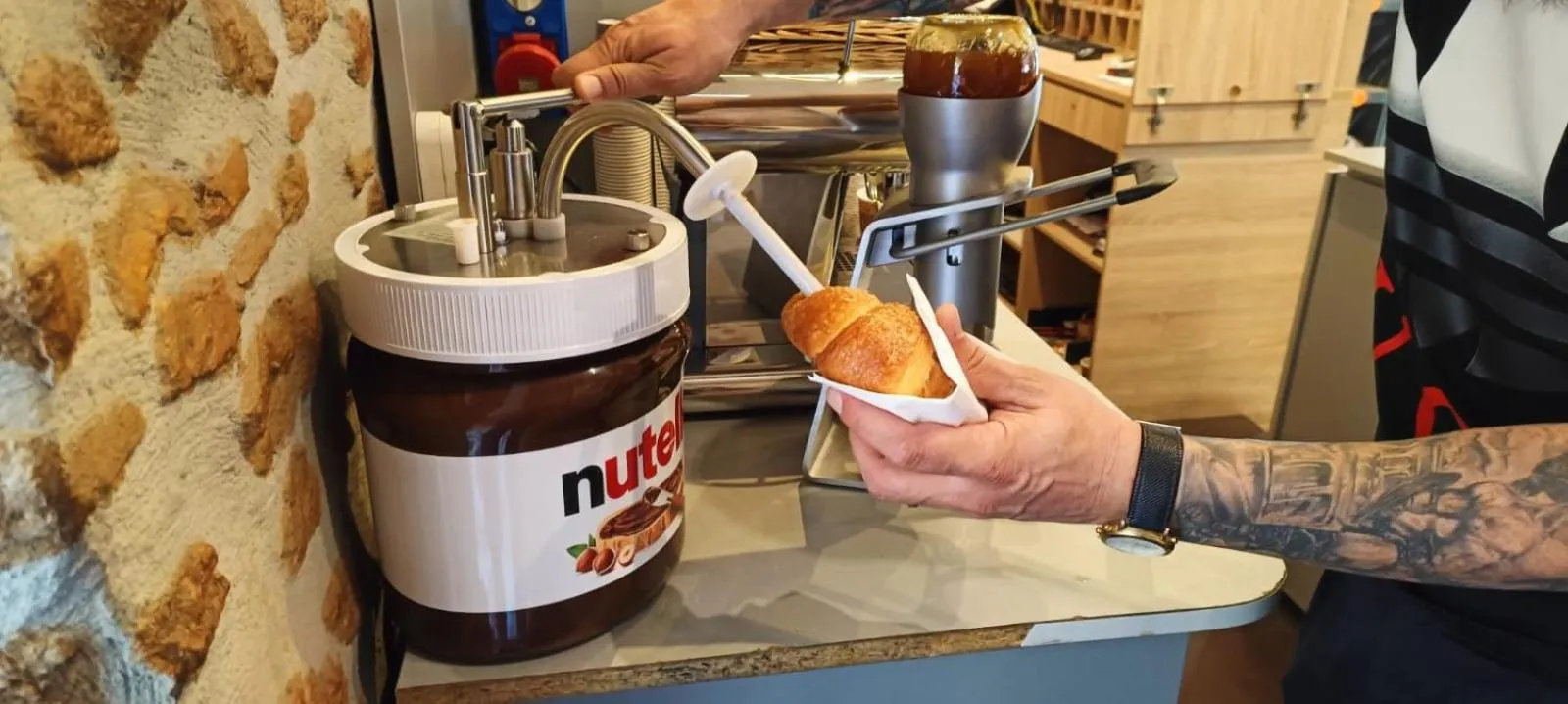 Breakfast in NEW GENERATION HOSTEL Rome center