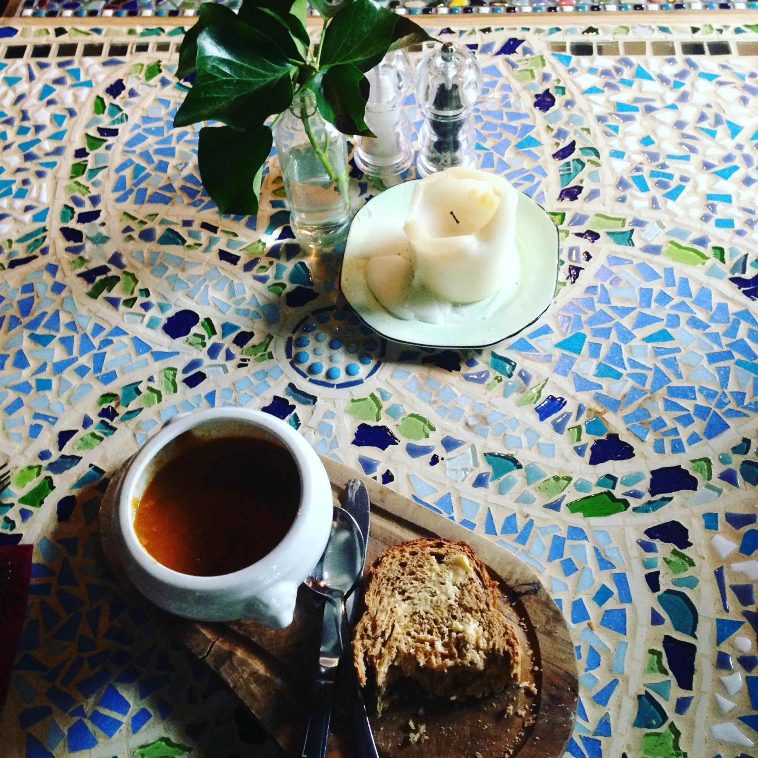 Restaurant/places to eat in The Ivy House