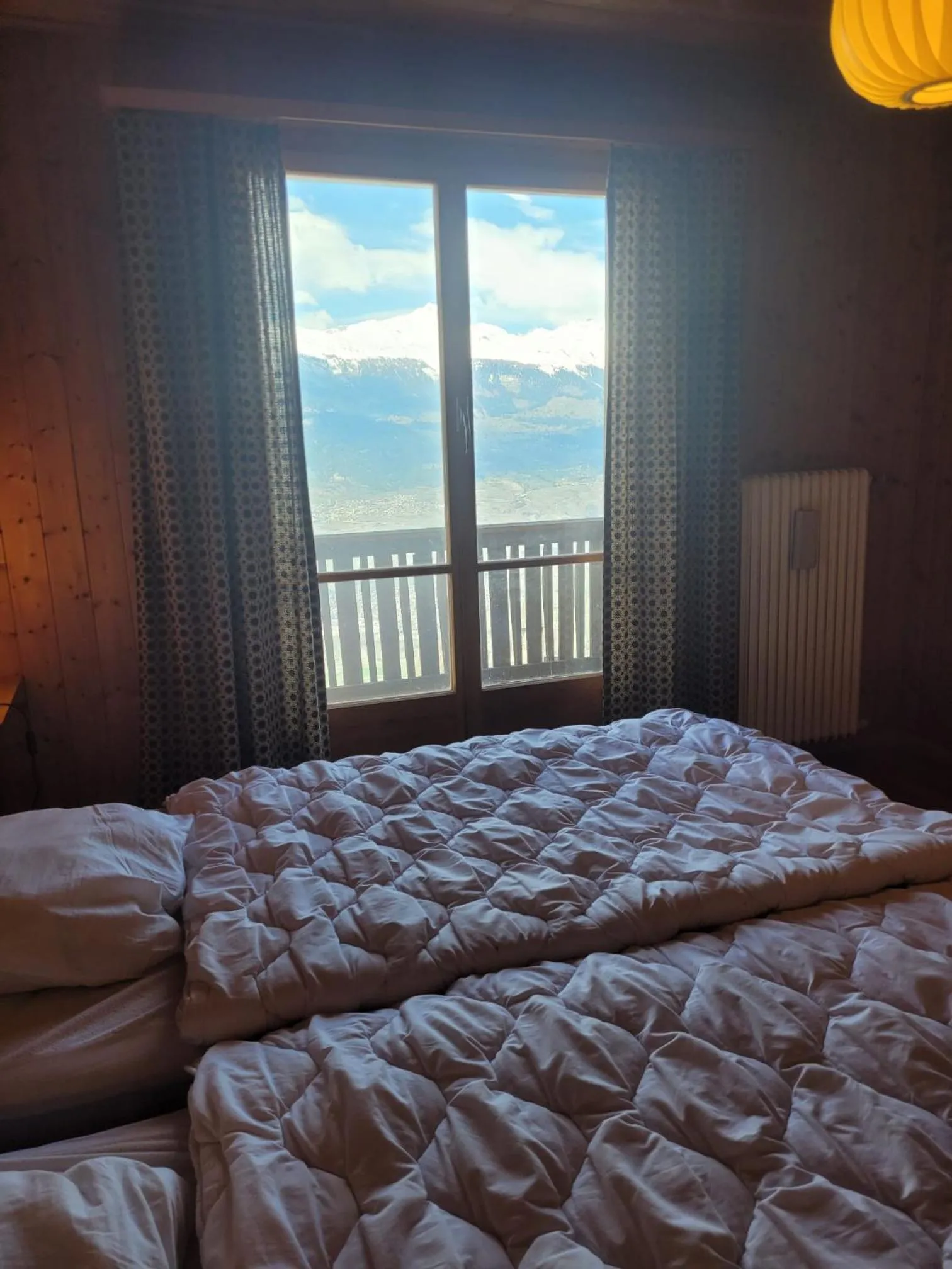 Bed in La Crettaz app dans chalet - SUNNY apartment 6 p