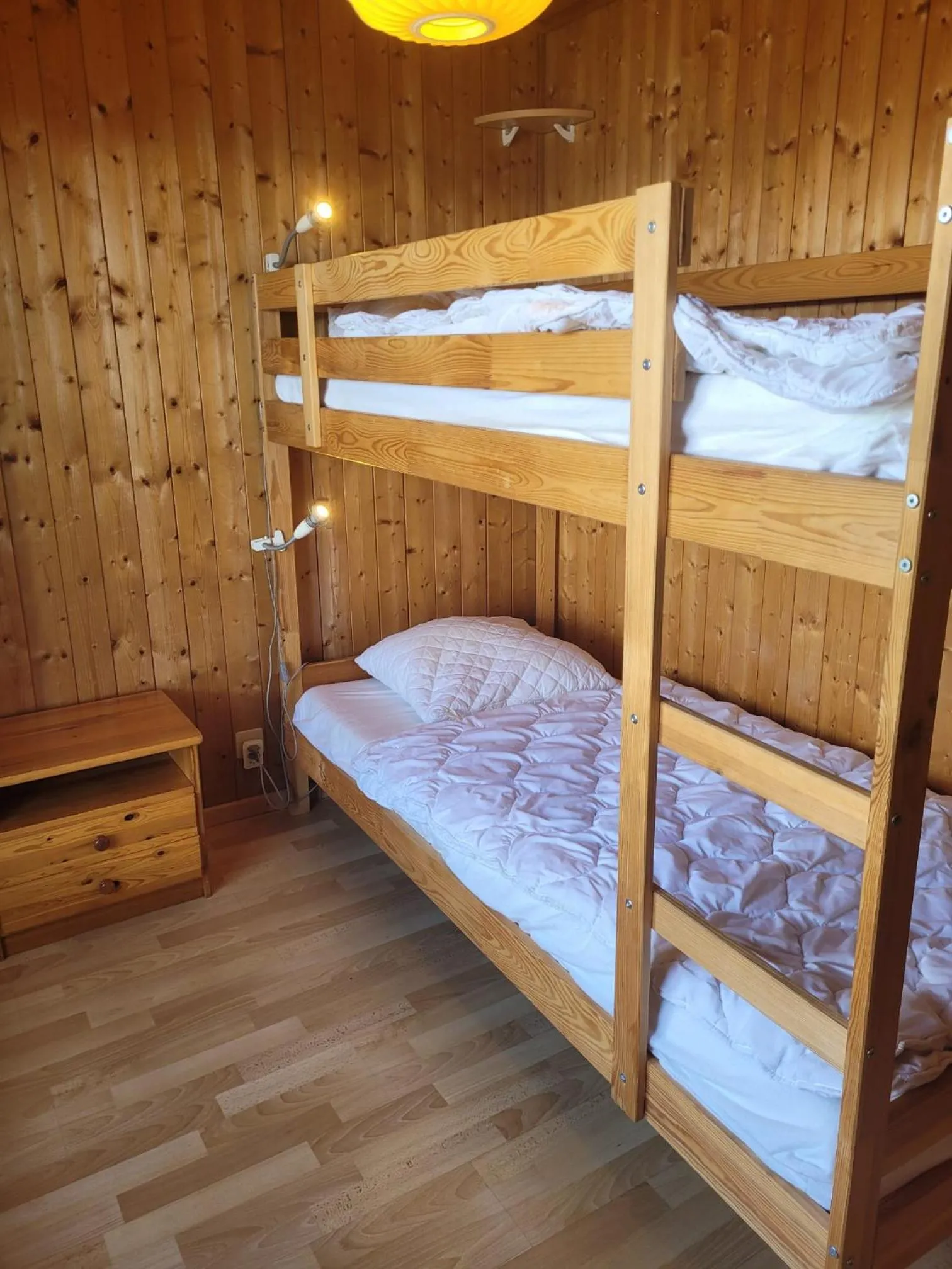 Bed in La Crettaz app dans chalet - SUNNY apartment 6 p