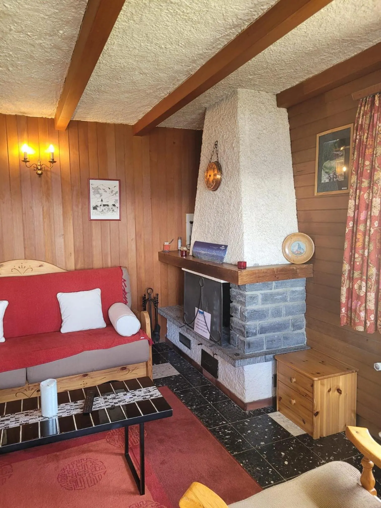 Three-Bedroom Apartment in La Crettaz app dans chalet - SUNNY apartment 6 p