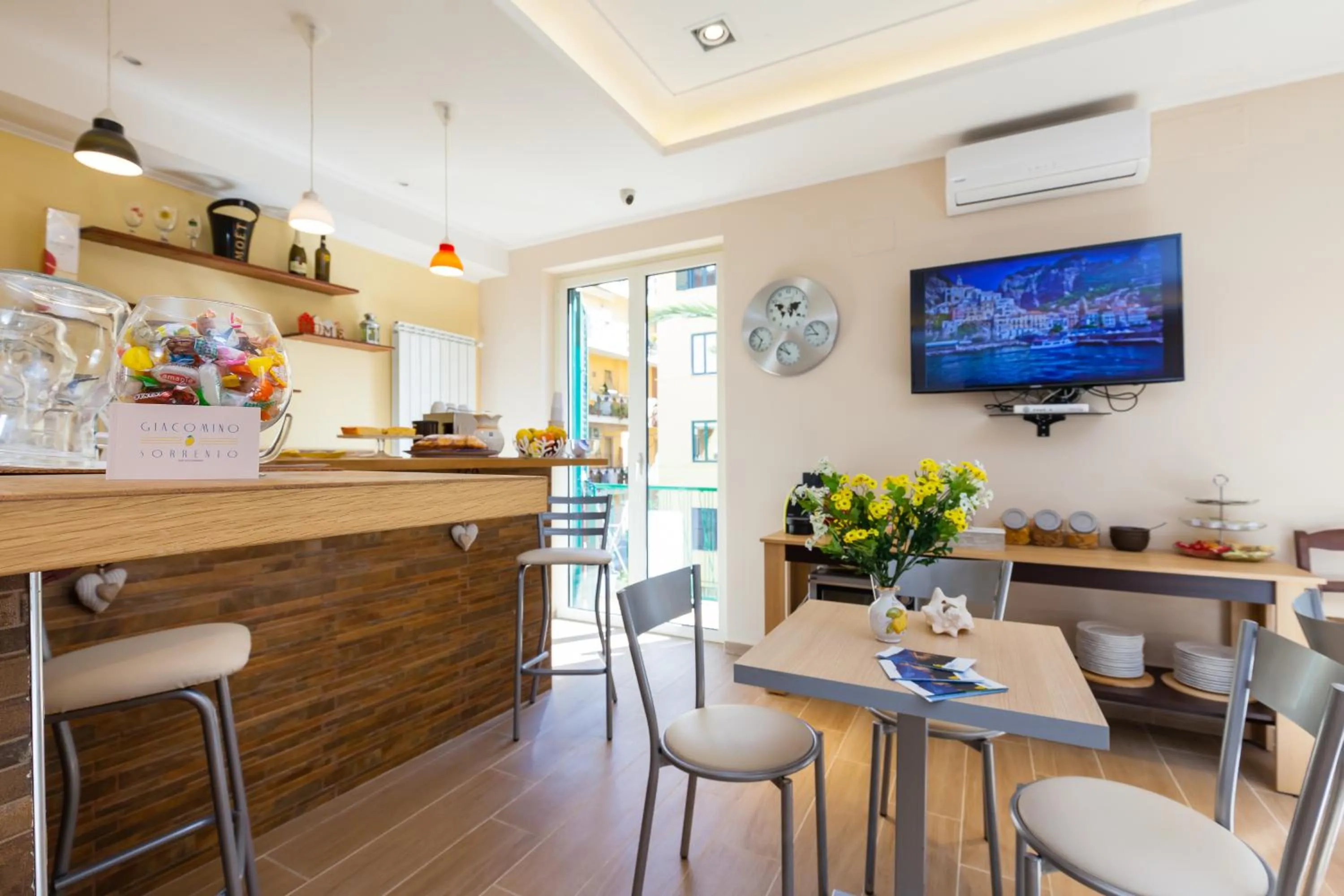 Communal lounge/ TV room in Giacomino