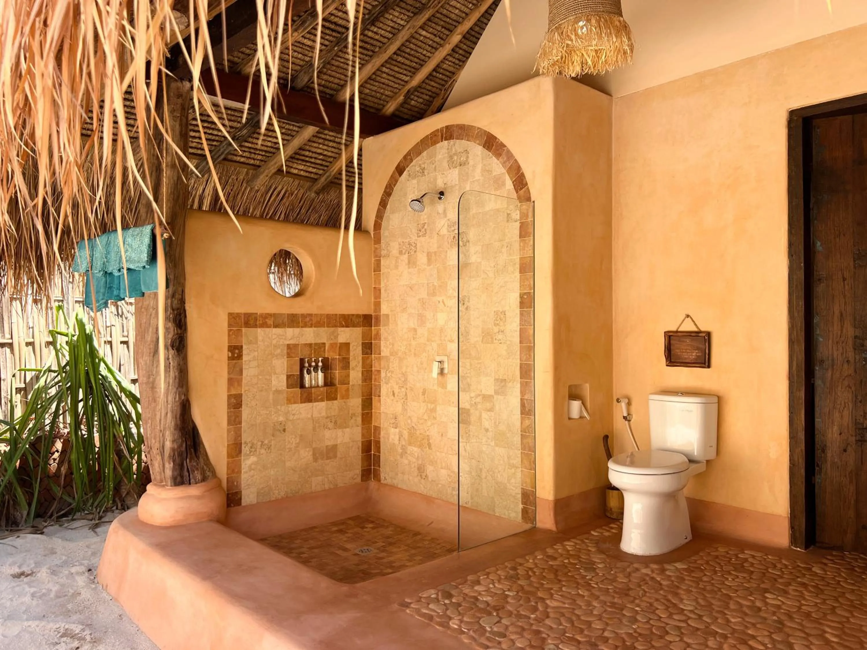 Gili Asahan Eco Lodge & Restaurant