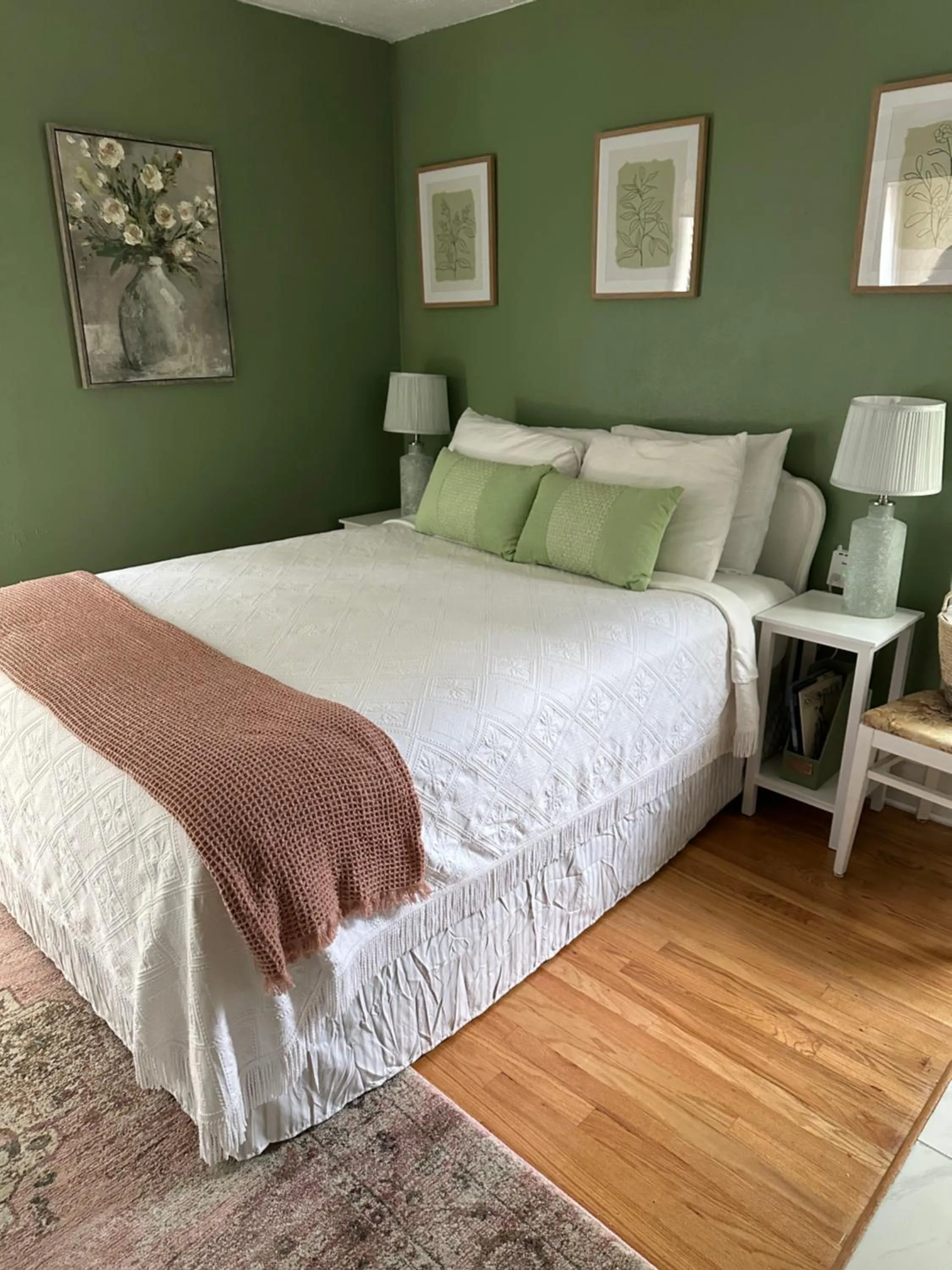 Bed in Red Rocker Inn