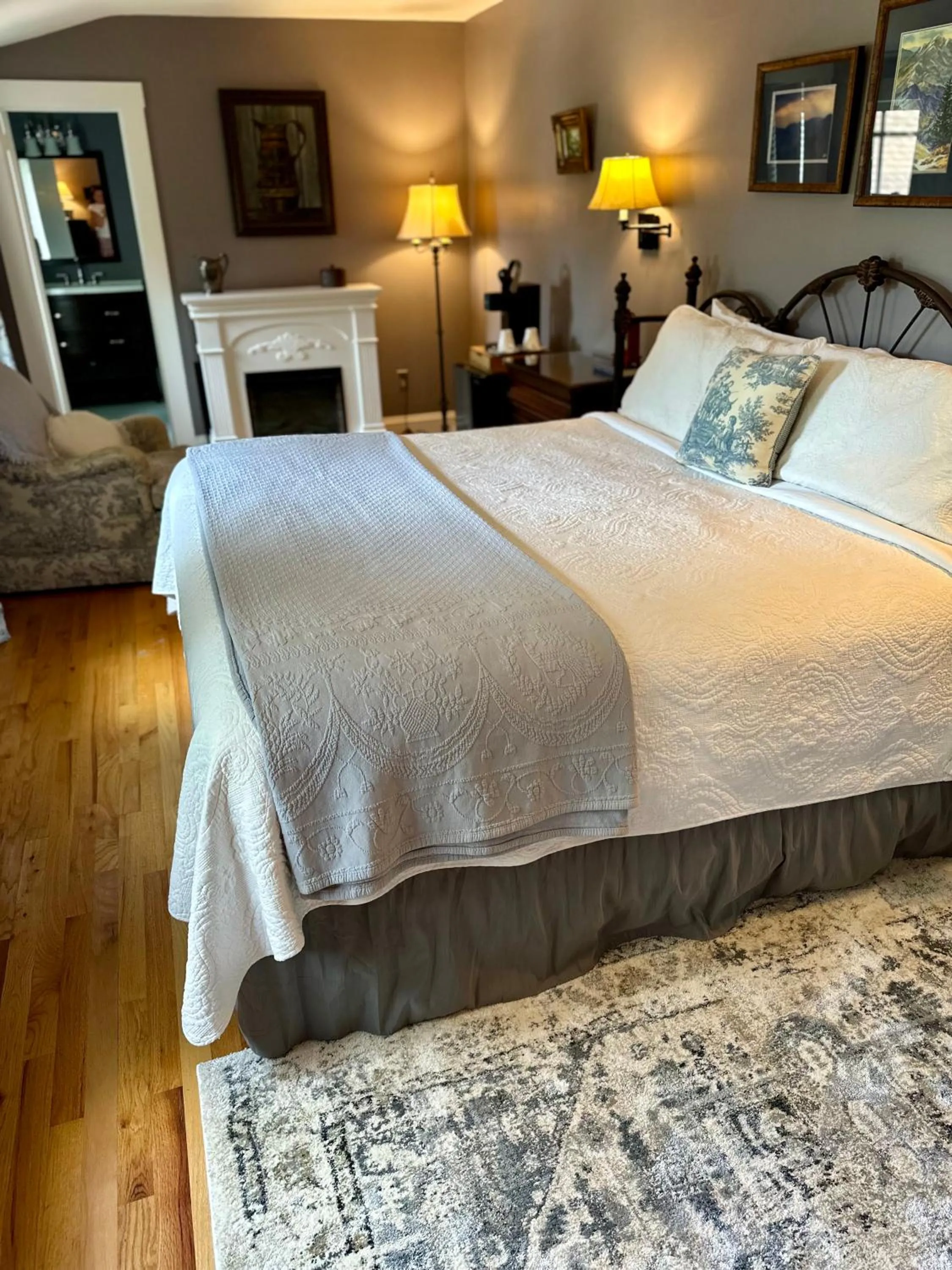 Bed in Red Rocker Inn