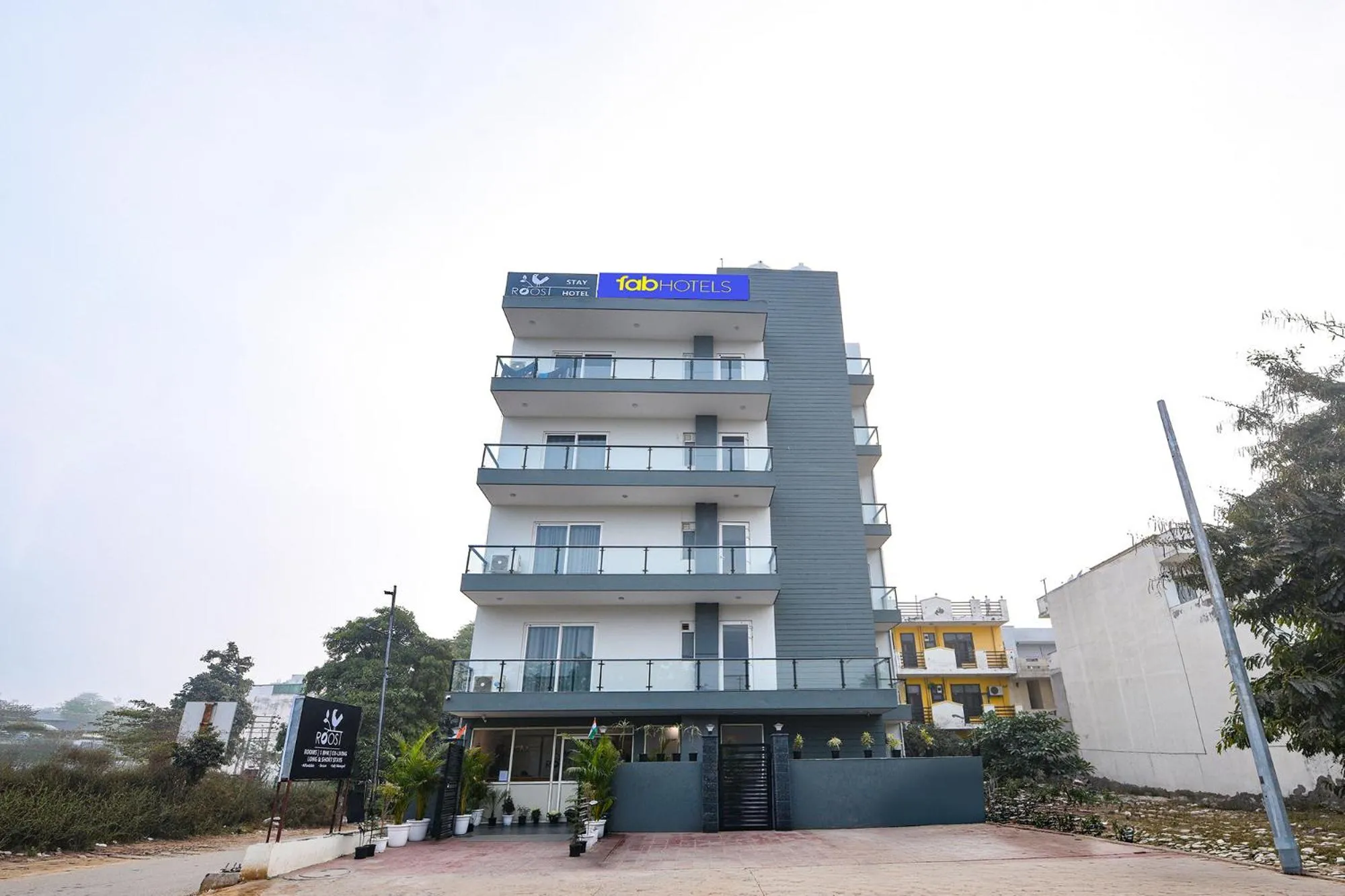 FabHotel Roost Stay