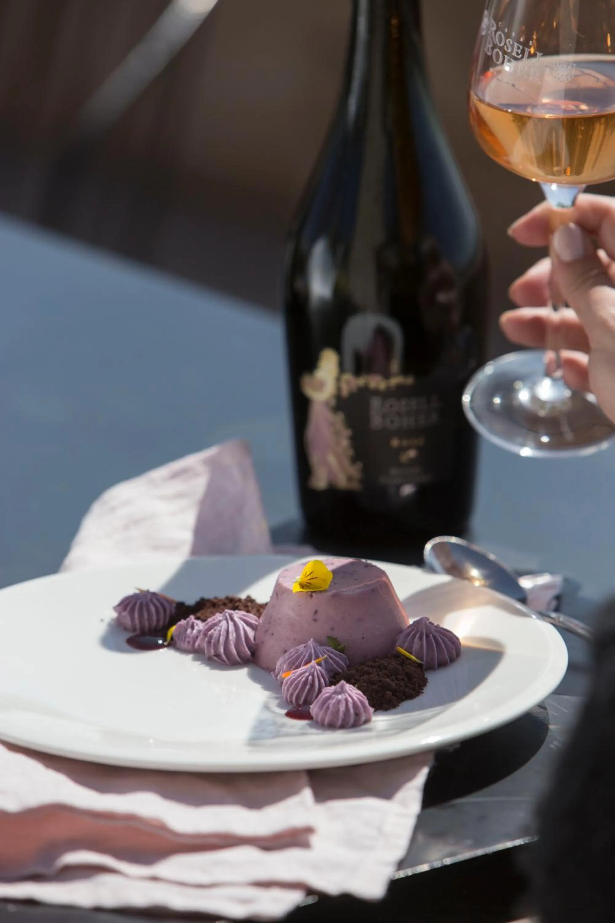 Restaurant/places to eat in Rosell Boher Winery Lodge & Spa