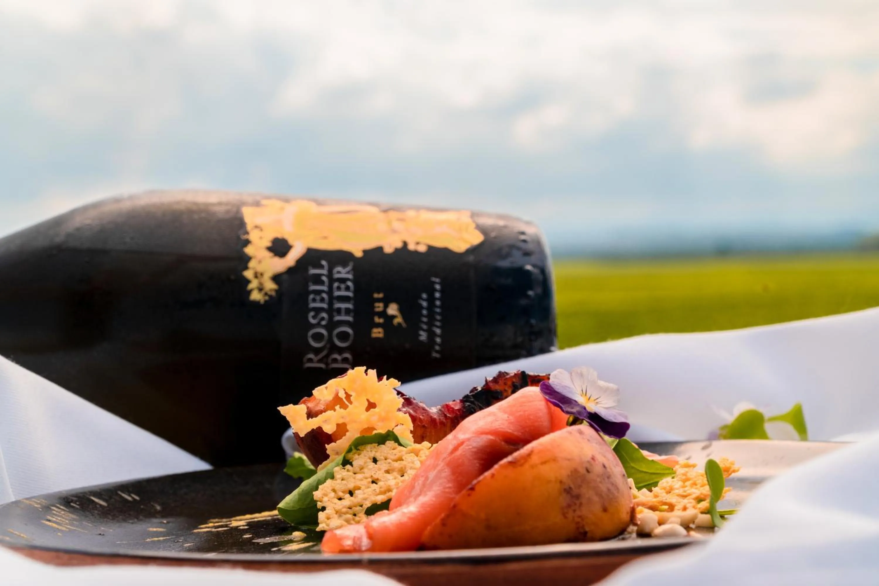 Restaurant/places to eat in Rosell Boher Winery Lodge & Spa