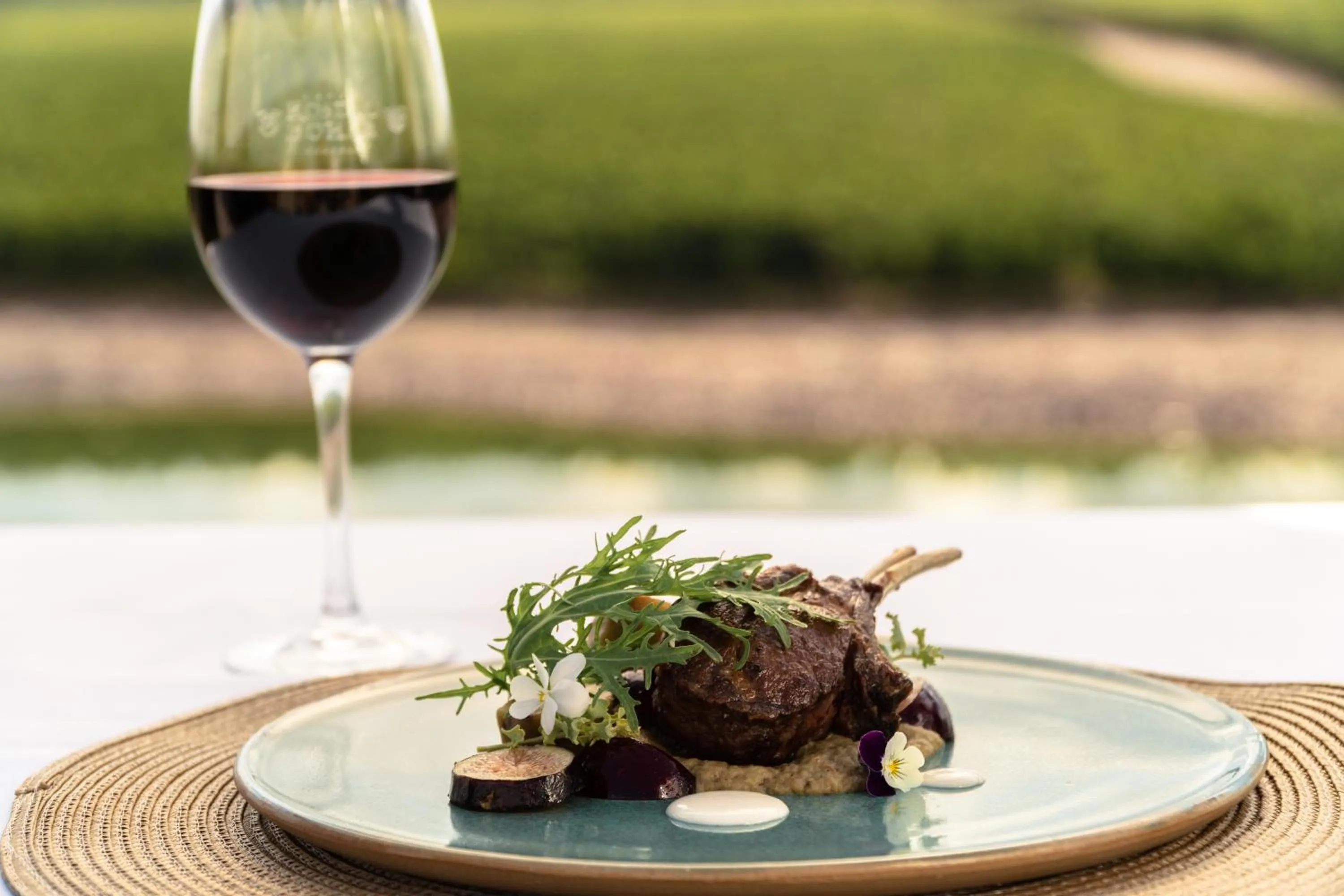 Restaurant/places to eat in Rosell Boher Winery Lodge & Spa