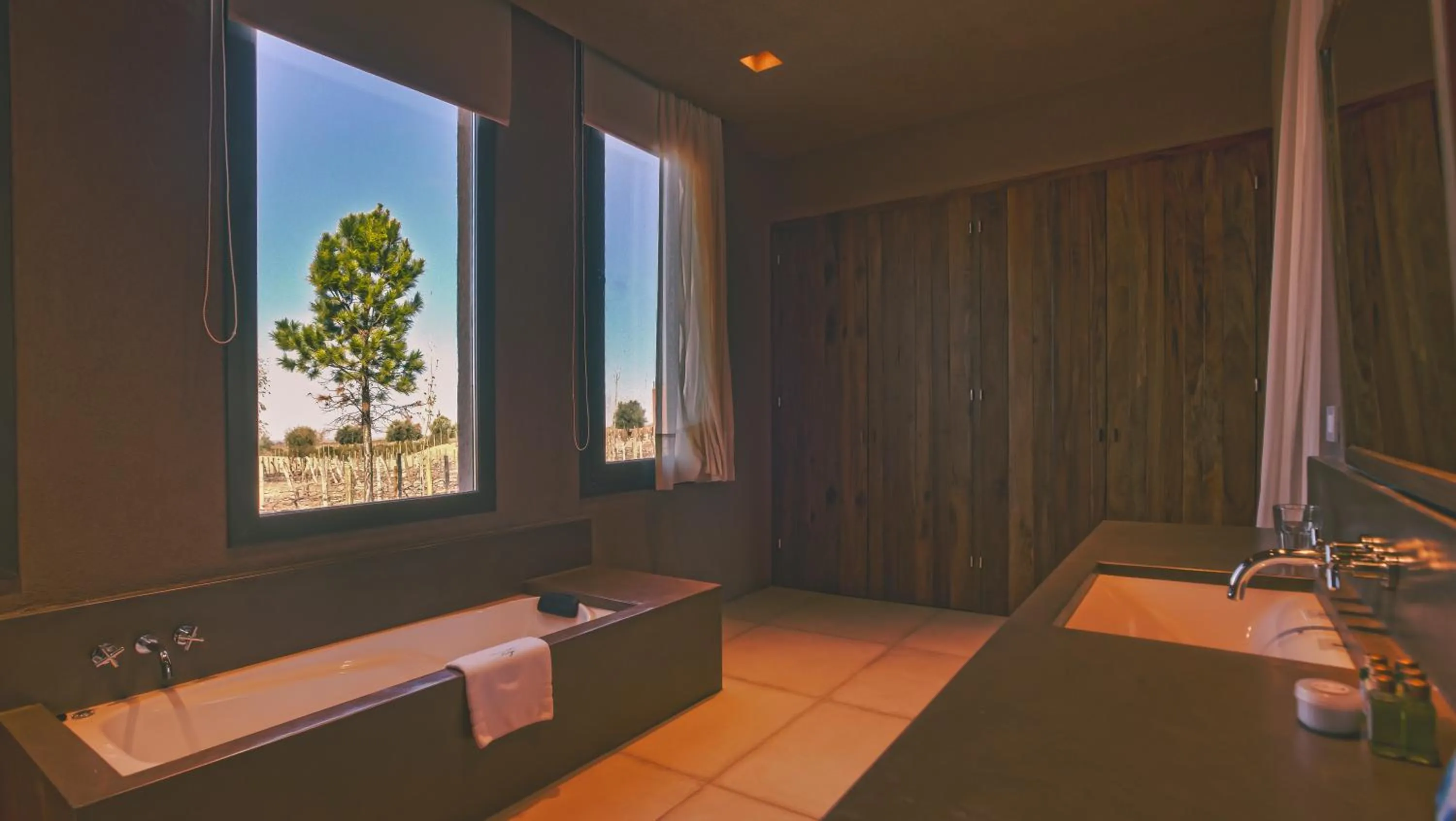 Toilet in Rosell Boher Winery Lodge & Spa