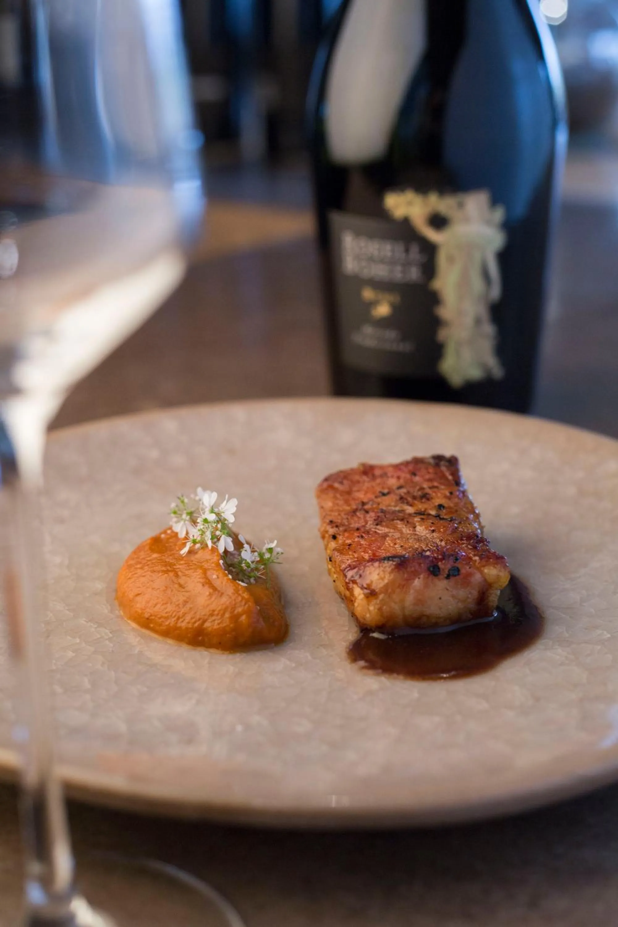 Restaurant/places to eat in Rosell Boher Winery Lodge & Spa