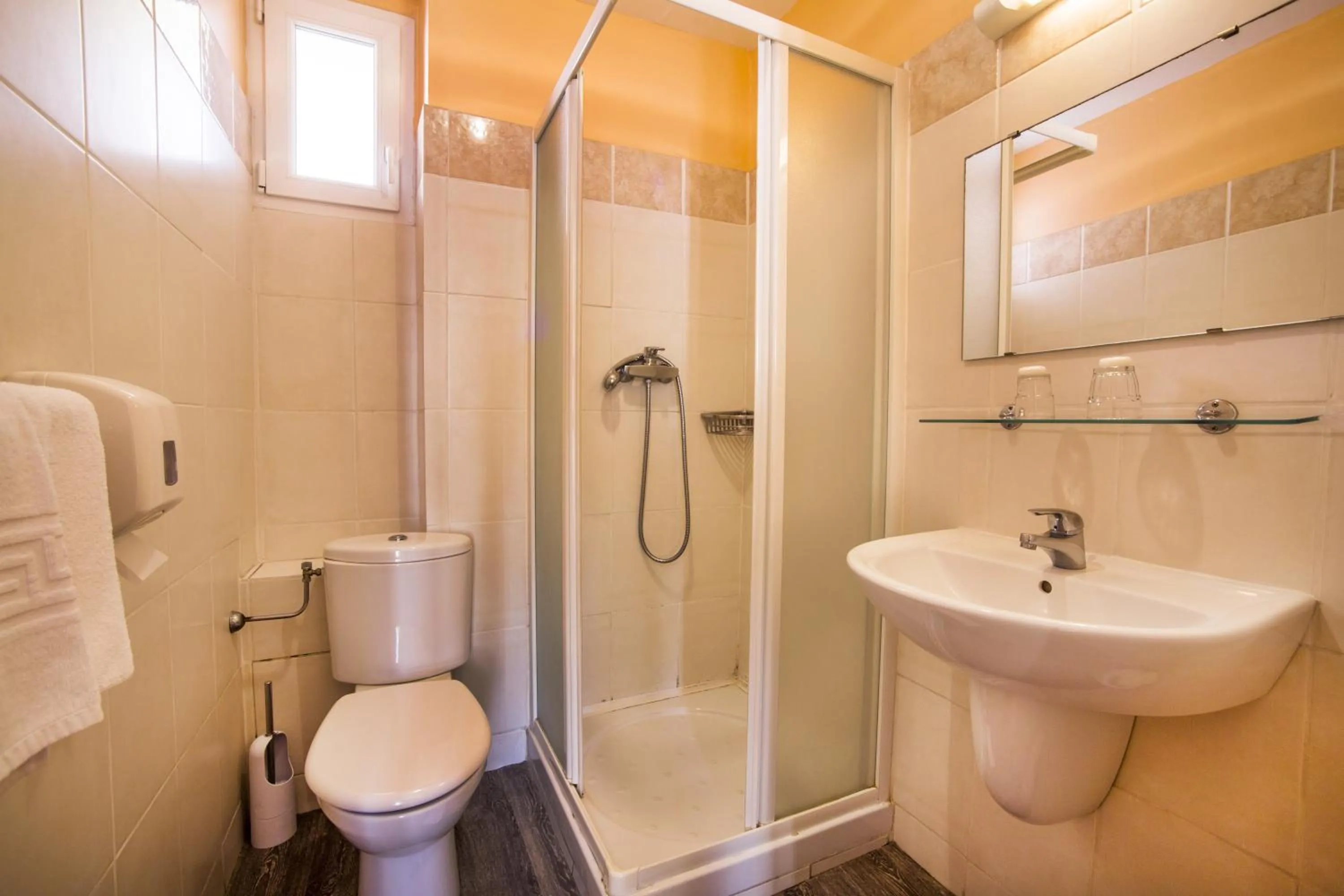 Bathroom in Hotel le Dauphin