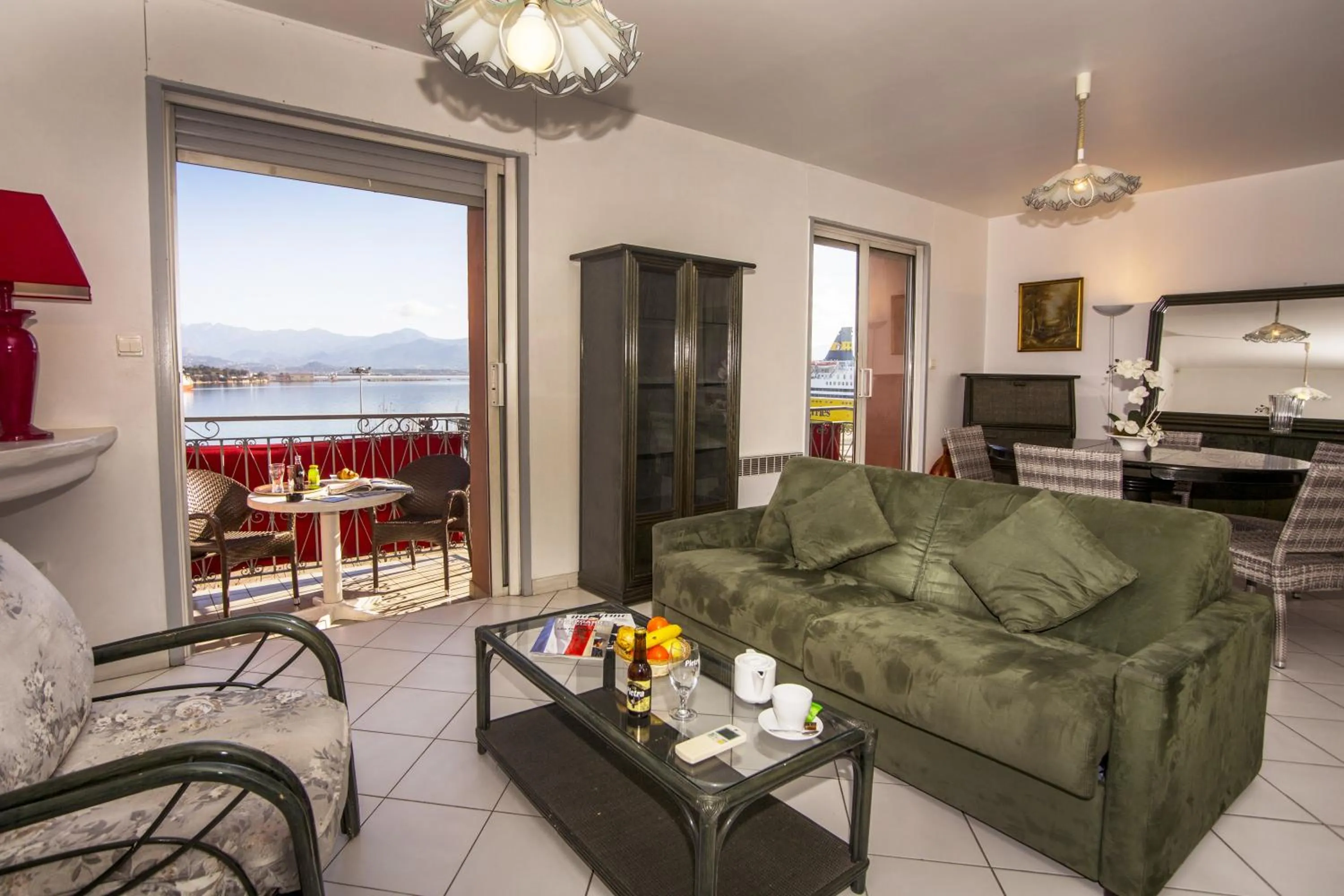 Communal lounge/ TV room in Hotel le Dauphin